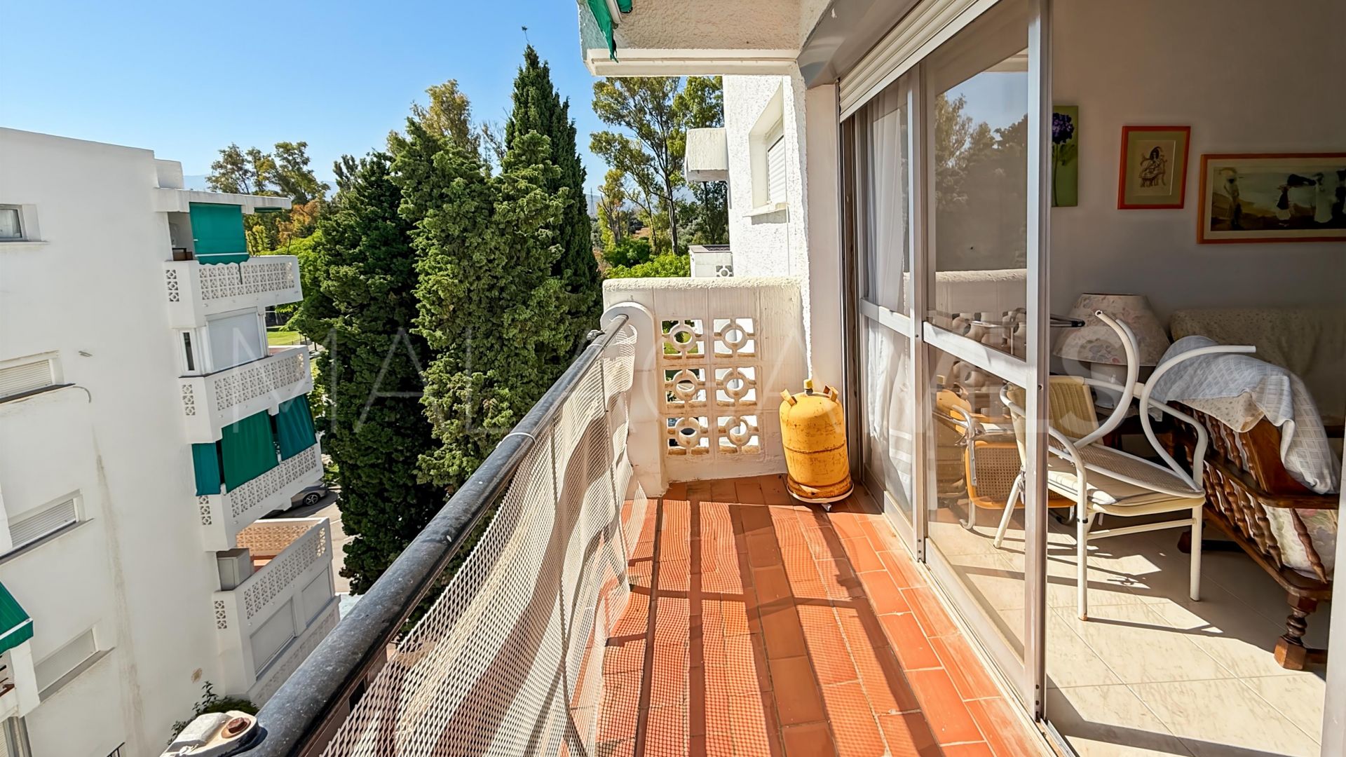 For sale flat in Estepona East
