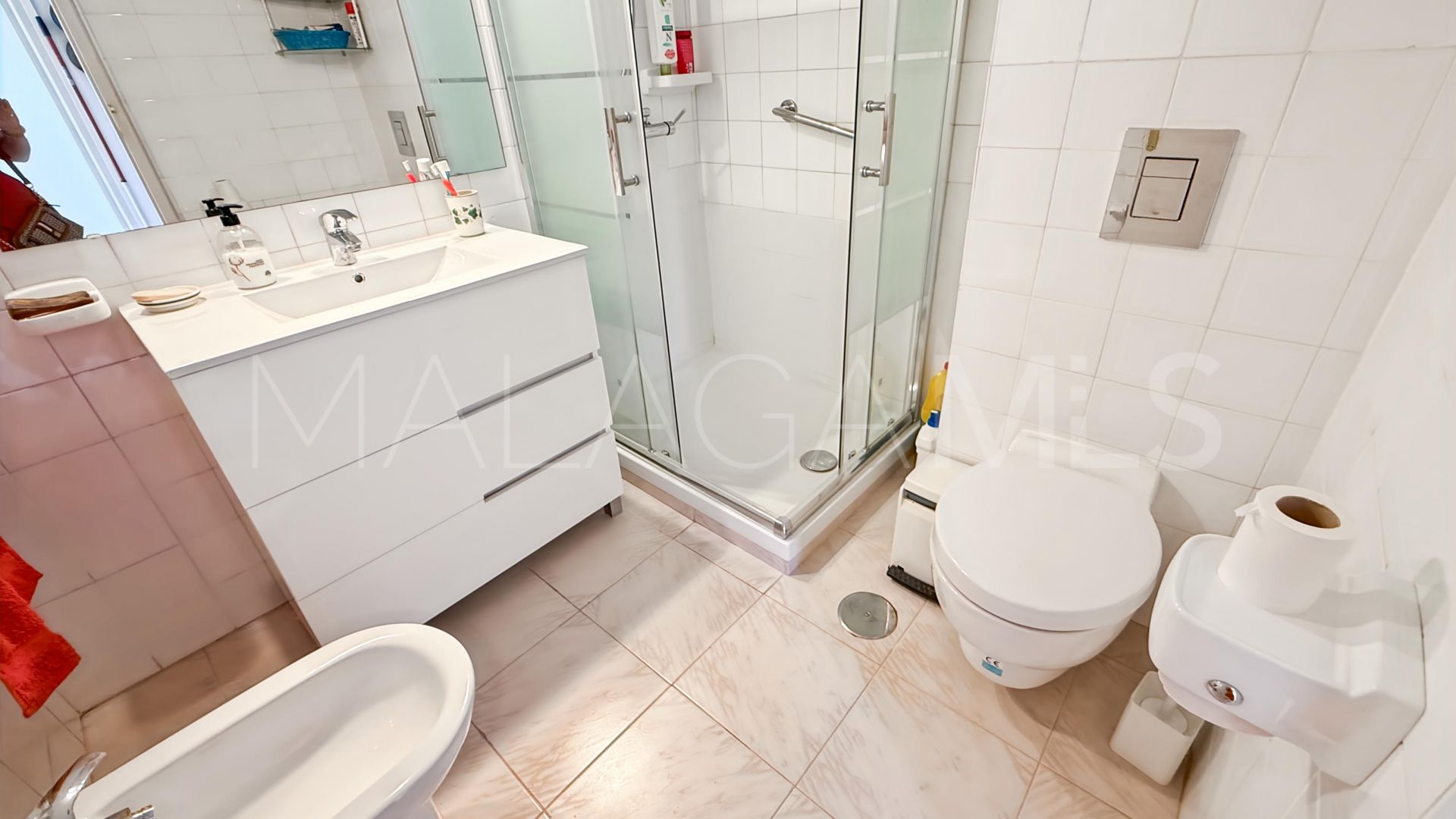 For sale flat in Estepona East