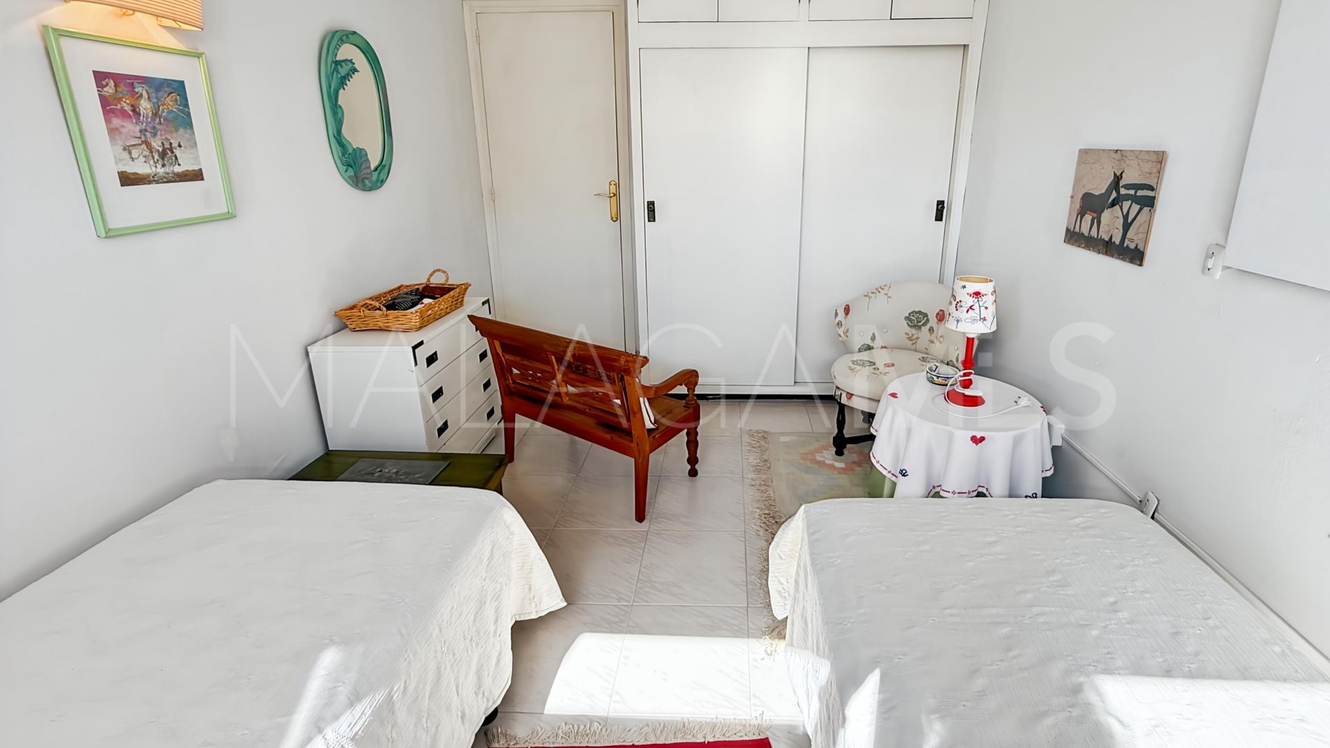 For sale flat in Estepona East