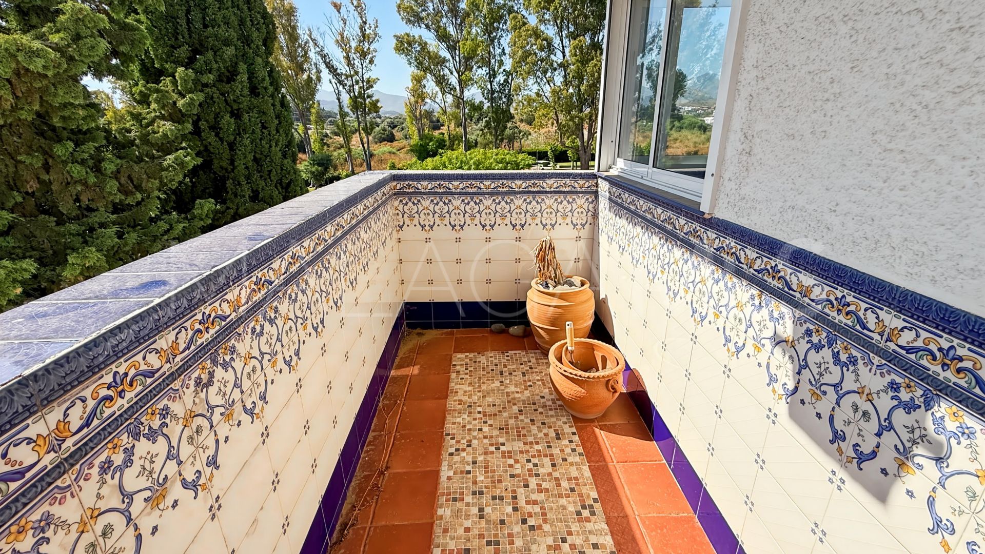 For sale flat in Estepona East