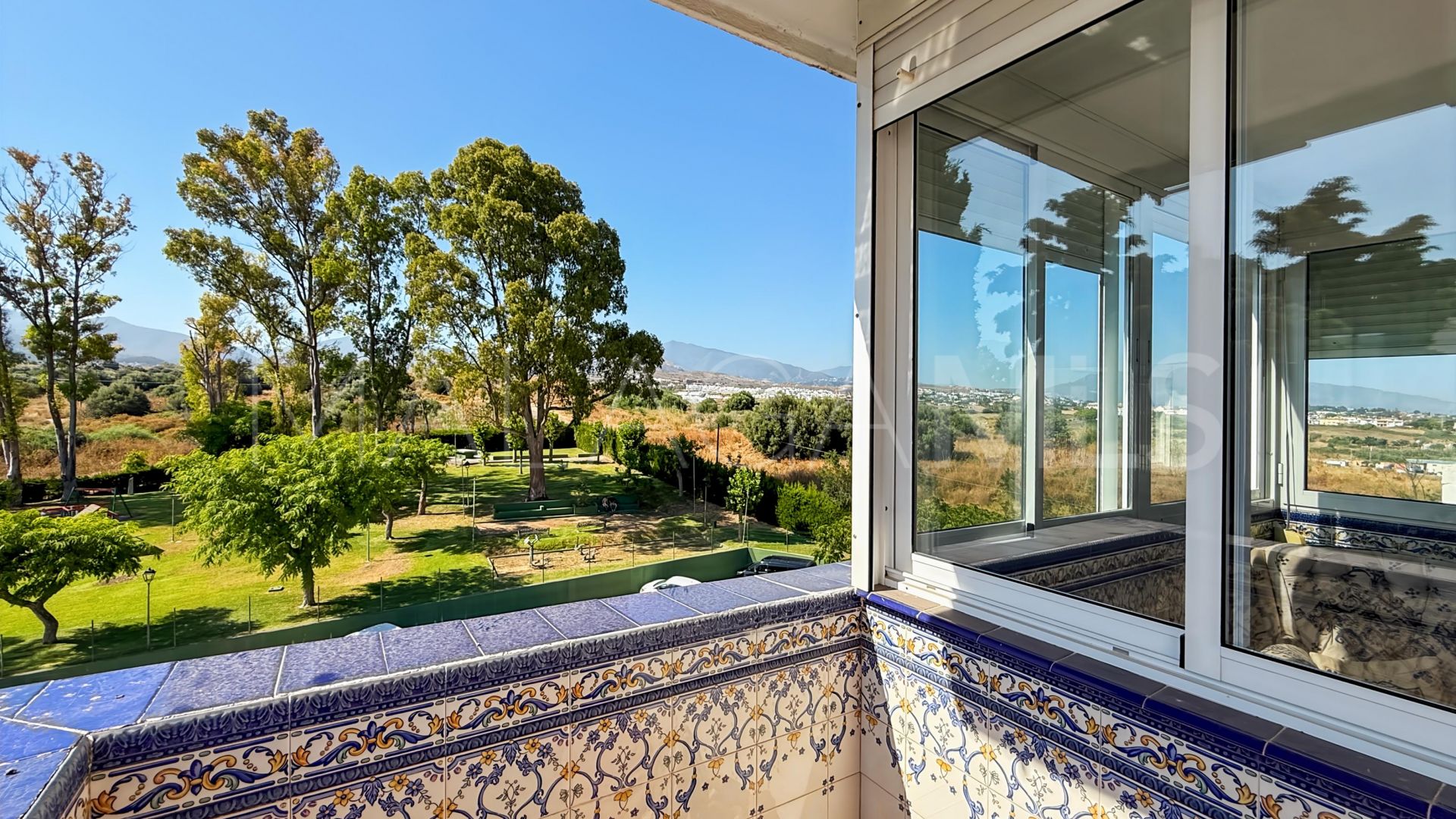 For sale flat in Estepona East