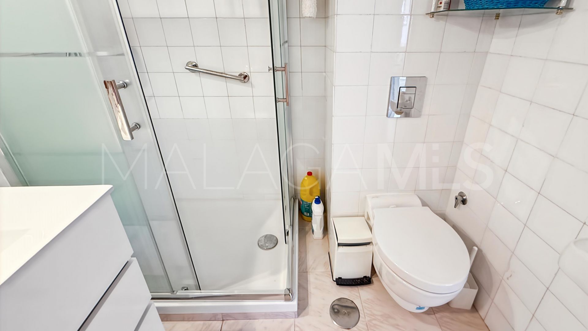 For sale flat in Estepona East