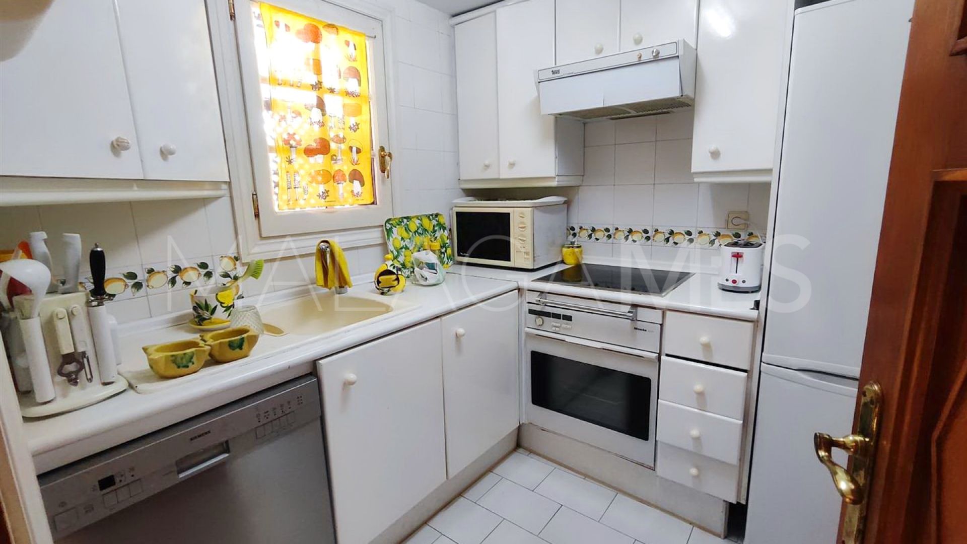Maison de ville for sale in Guadalmina Baja