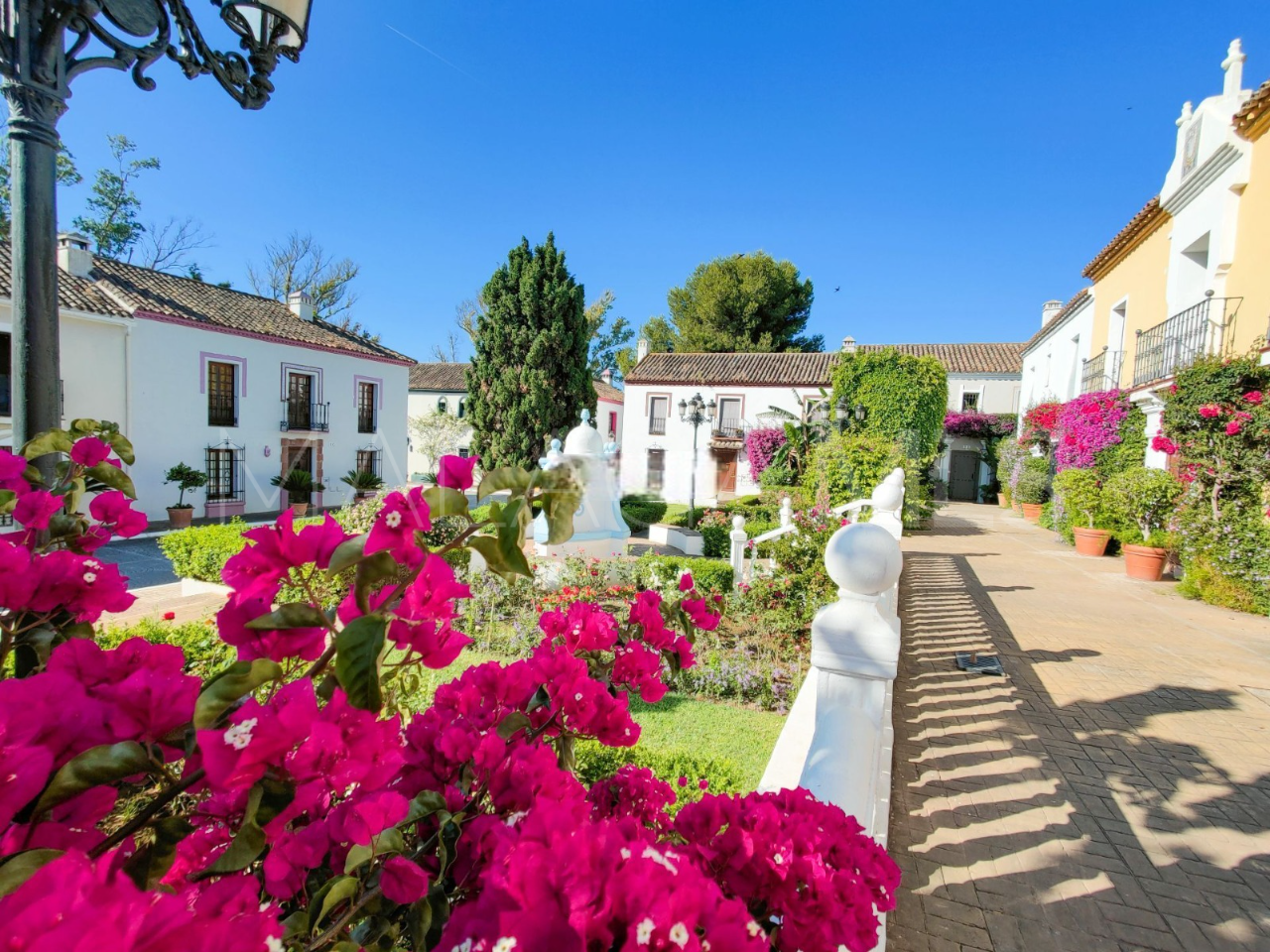 Maison de ville for sale in Guadalmina Baja