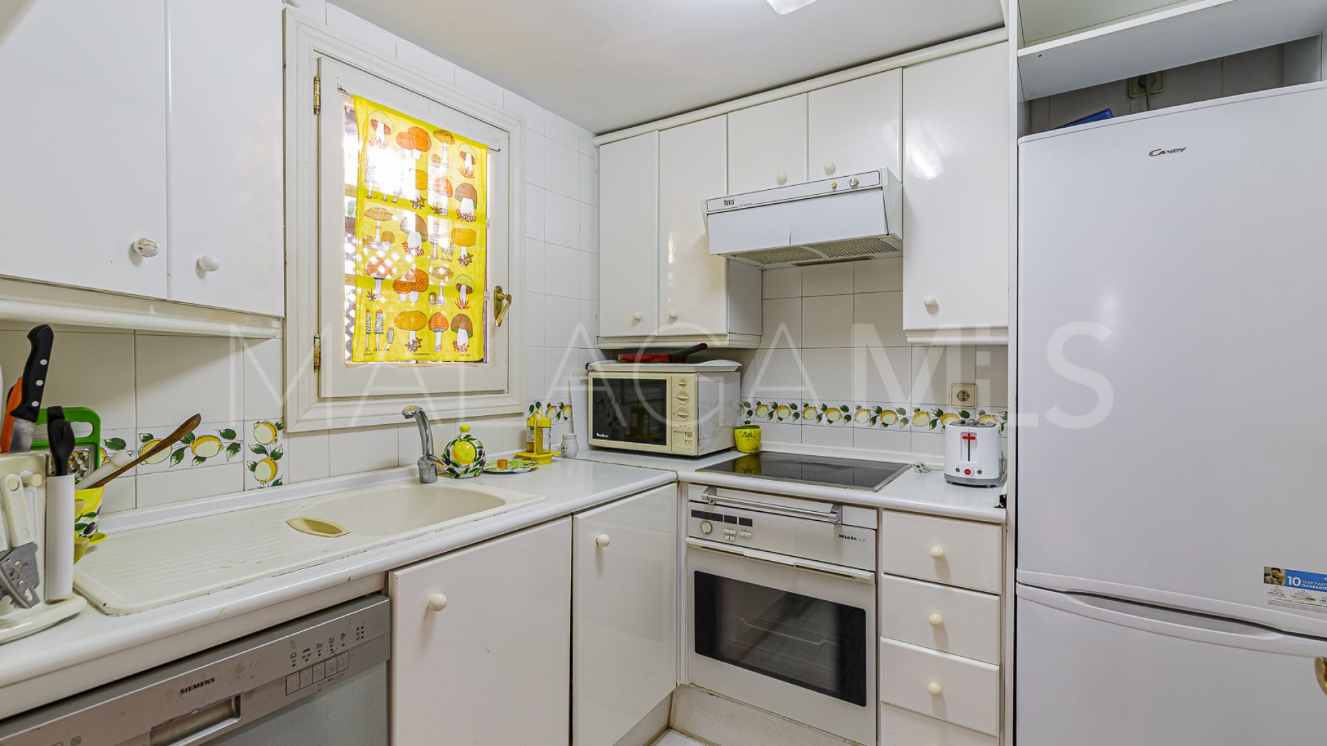 Radhus for sale in Guadalmina Baja