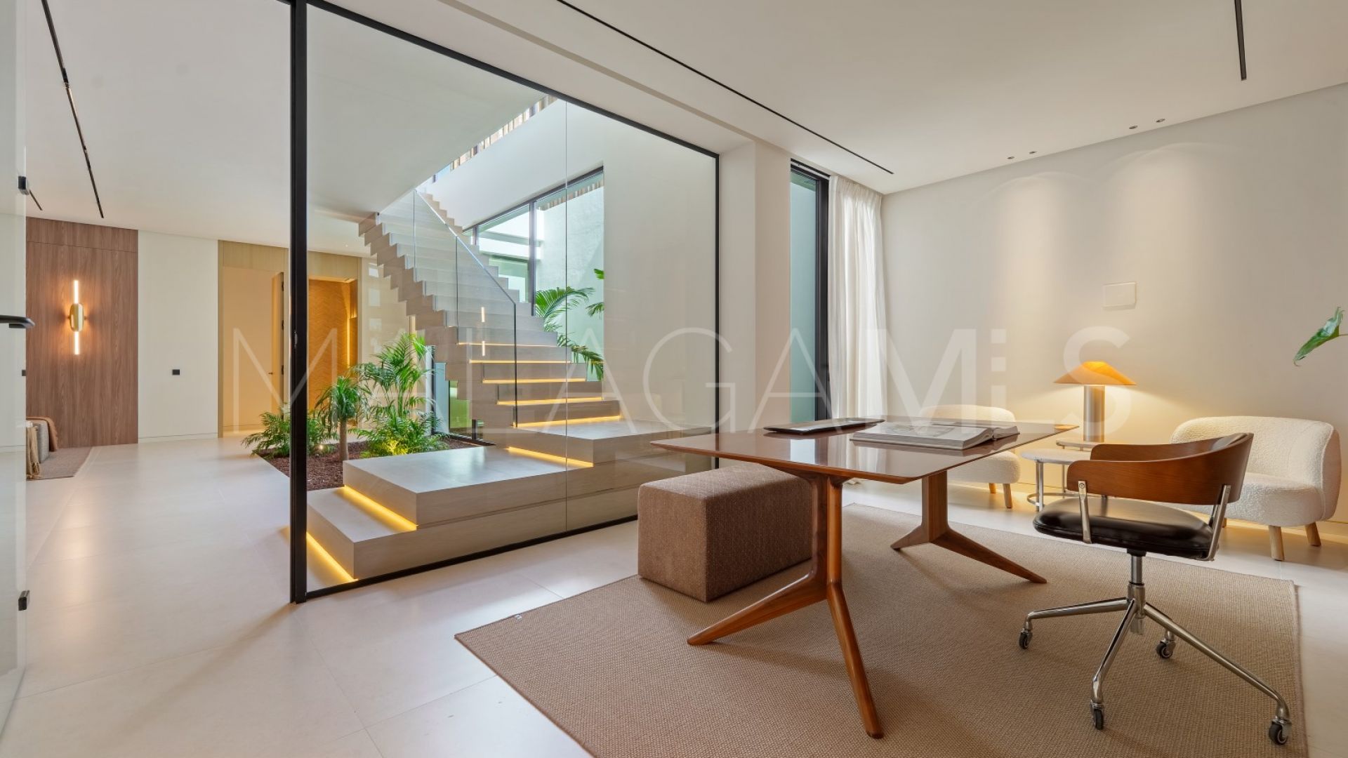 For sale 5 bedrooms villa in Marbella Golden Mile