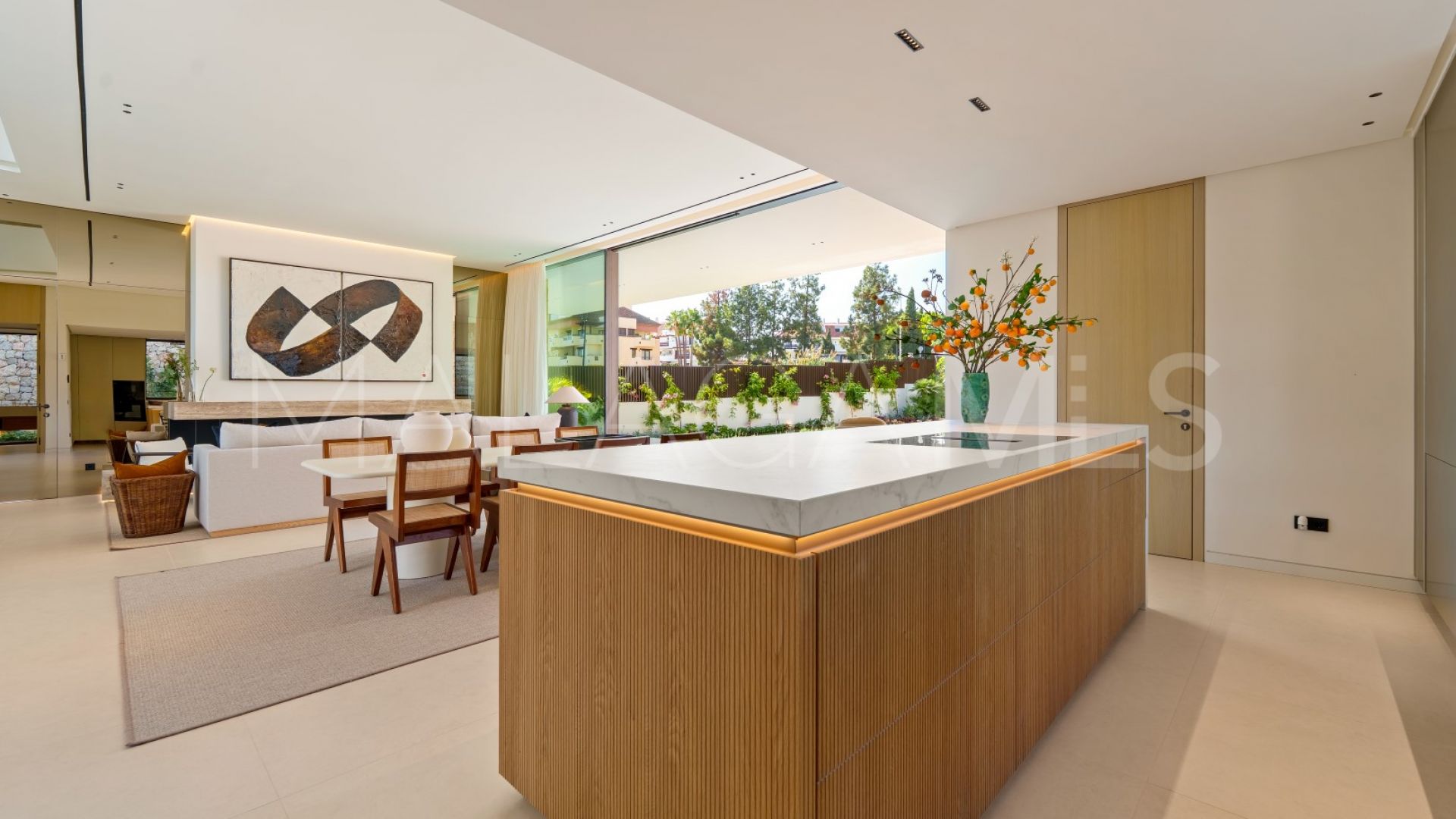 For sale 5 bedrooms villa in Marbella Golden Mile