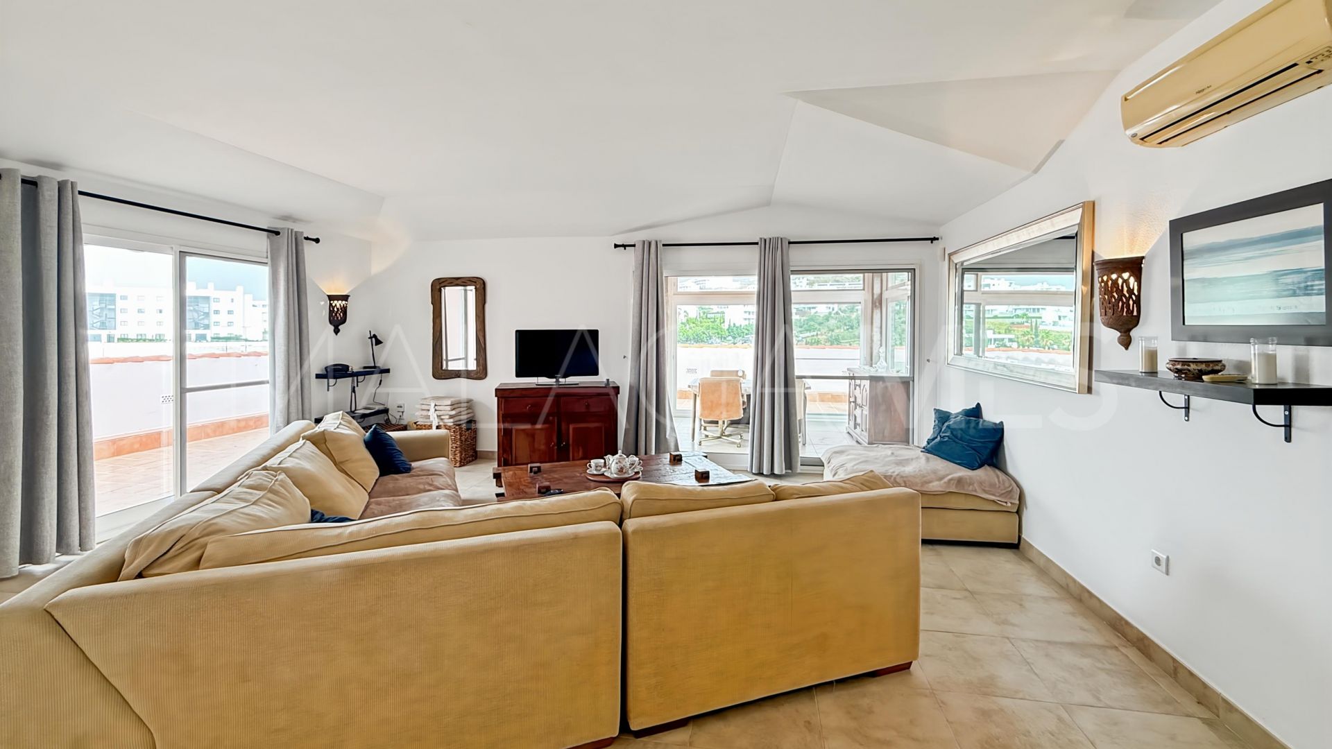 Se vende Ático de 2 bedrooms in El Higueron