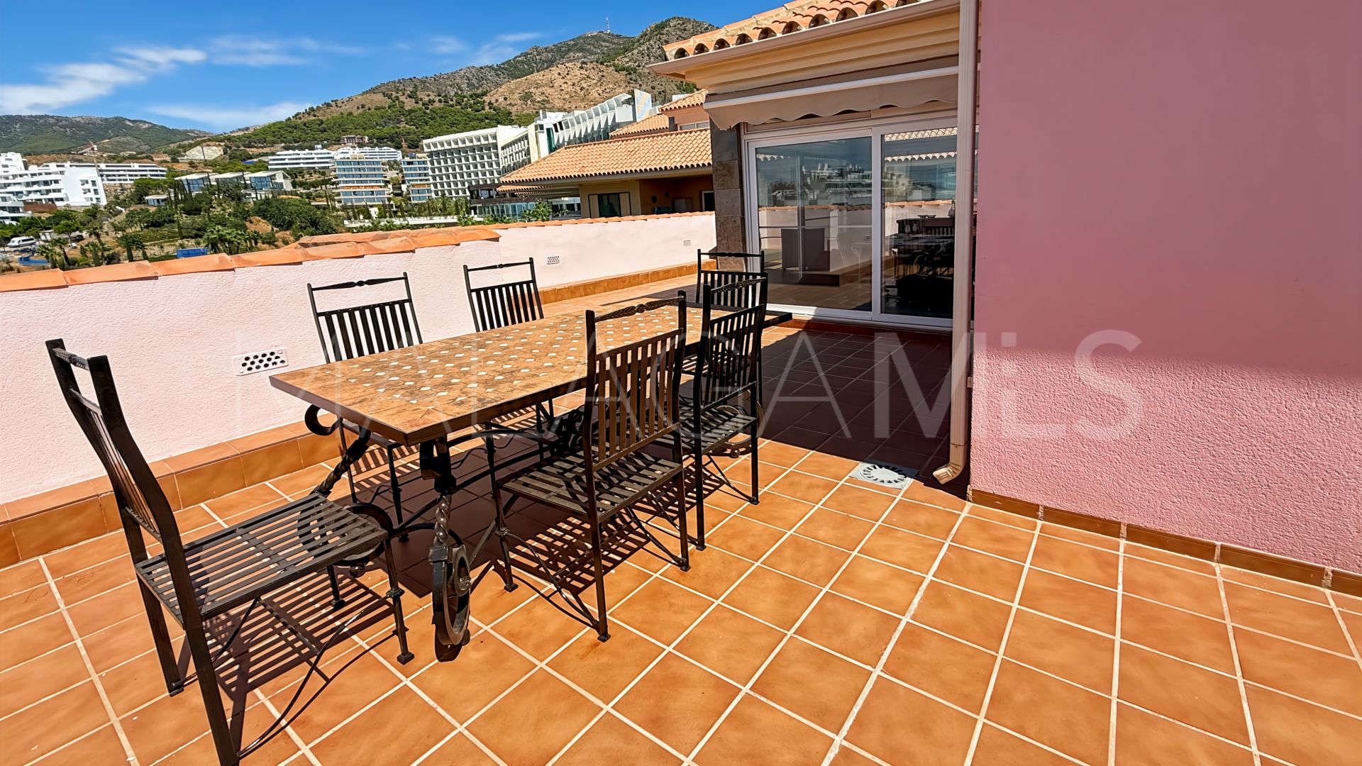 Se vende Ático de 2 bedrooms in El Higueron