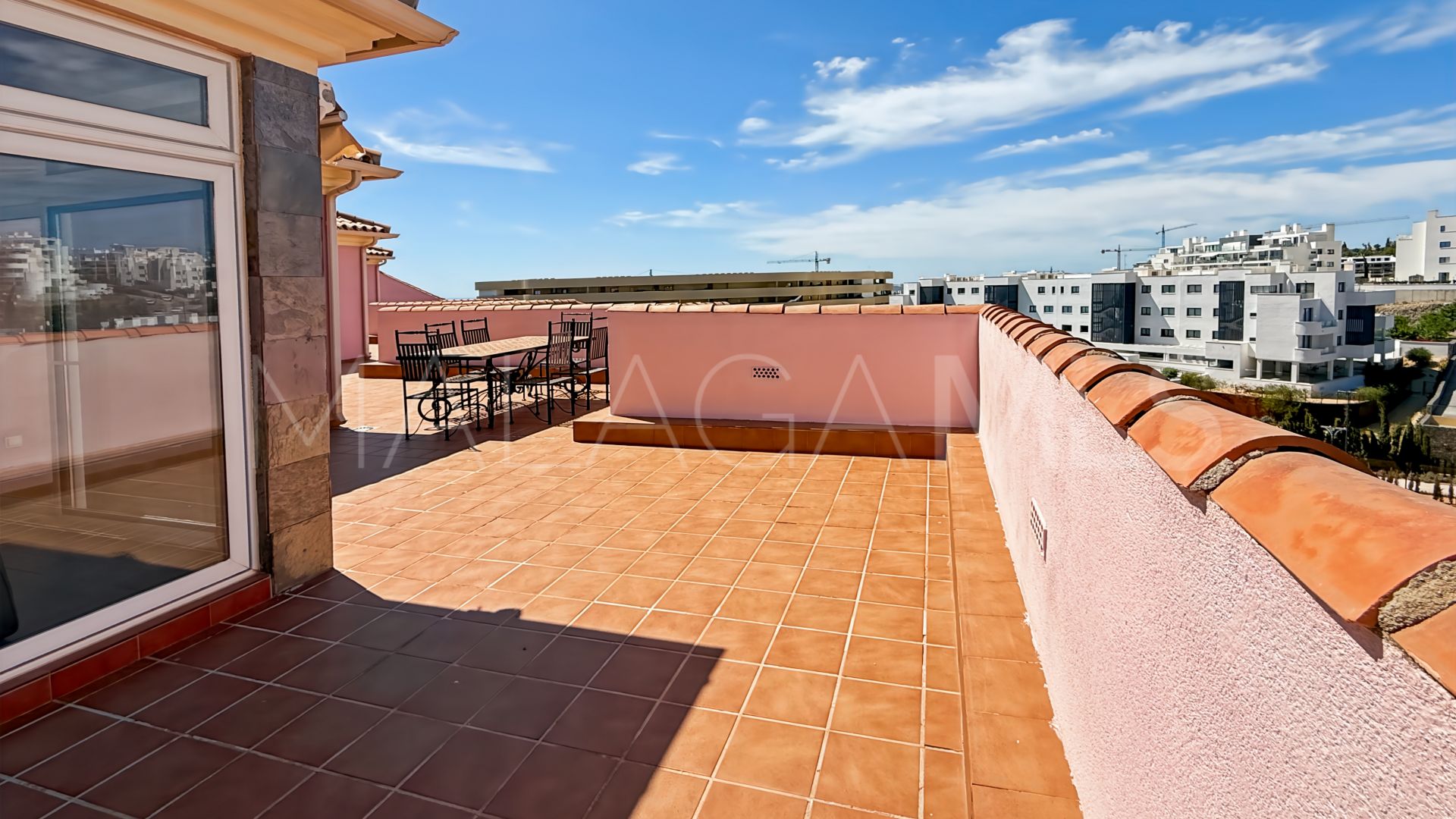 Se vende Ático de 2 bedrooms in El Higueron