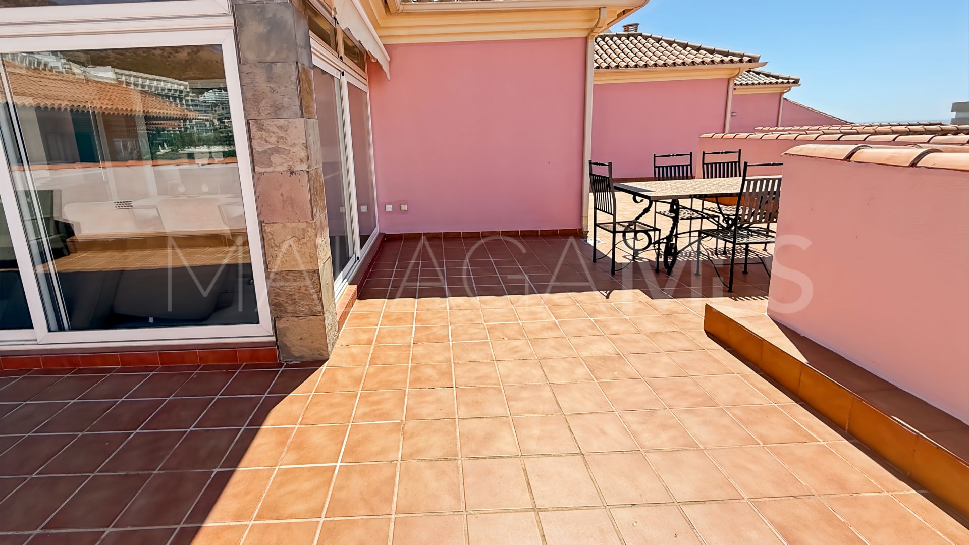 Se vende Ático de 2 bedrooms in El Higueron