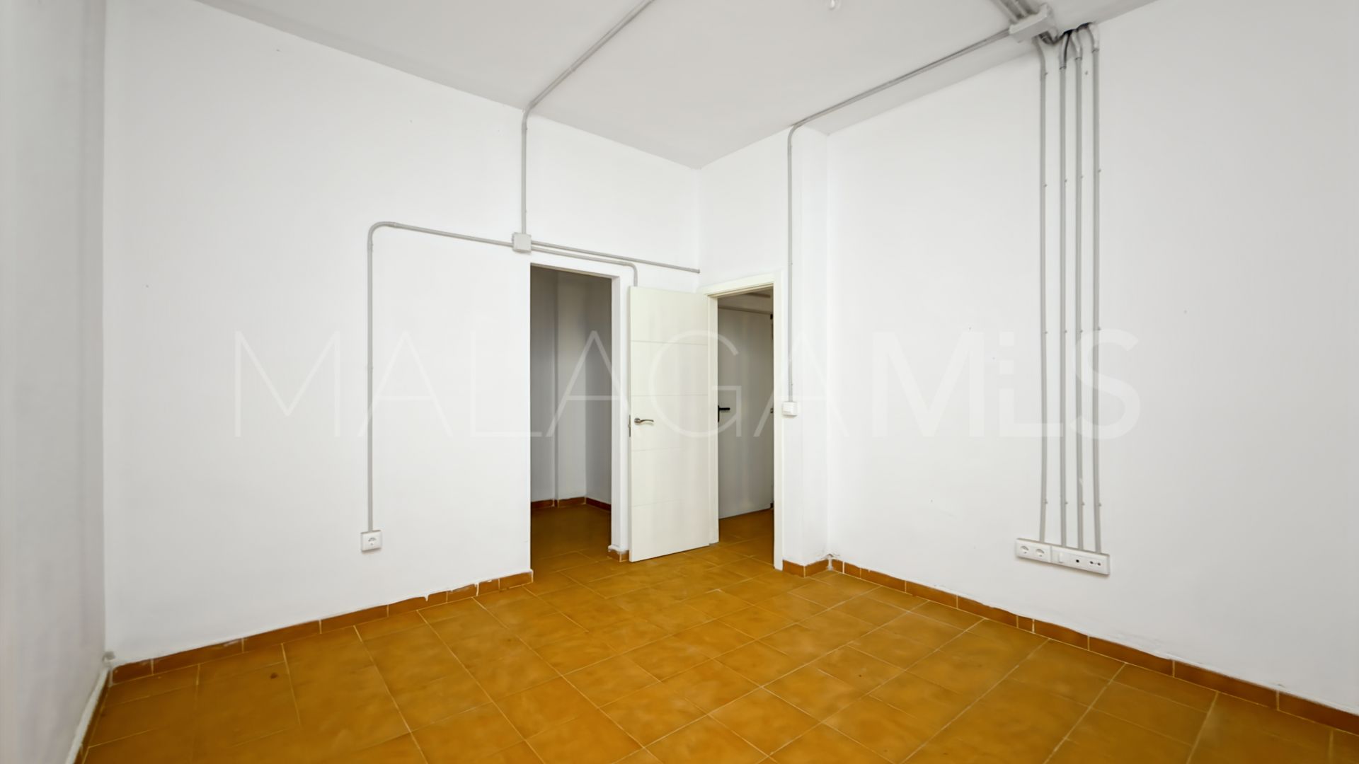 For sale town house in Calypso