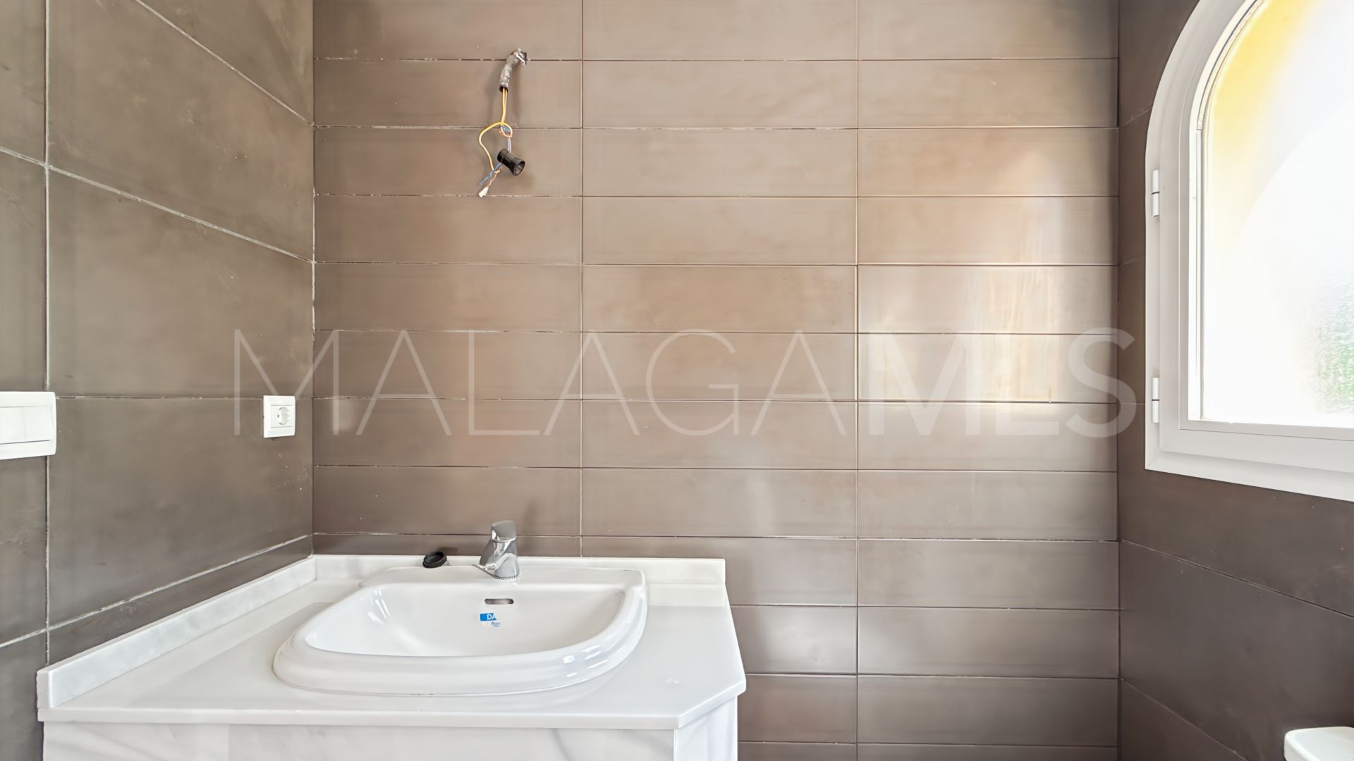 For sale town house in Calypso