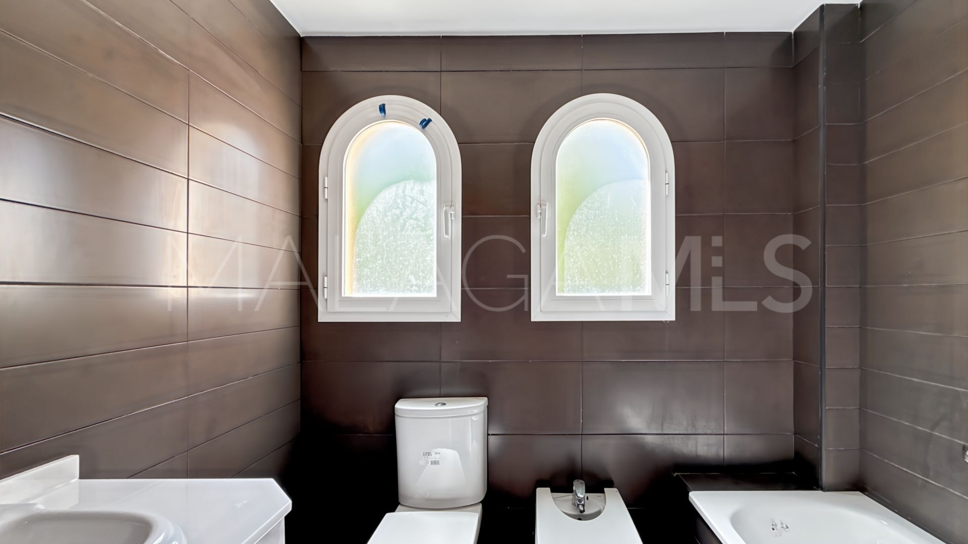 For sale town house in Calypso