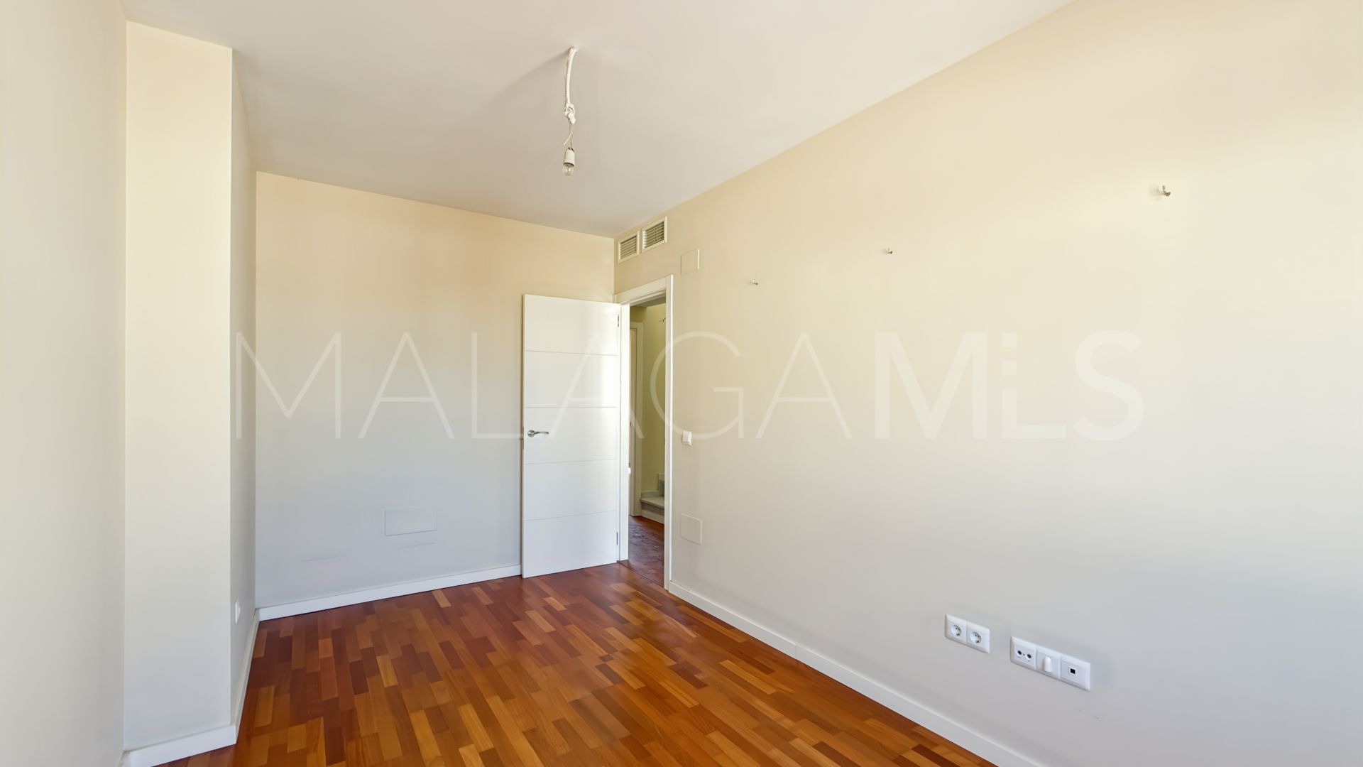 For sale town house in Calypso