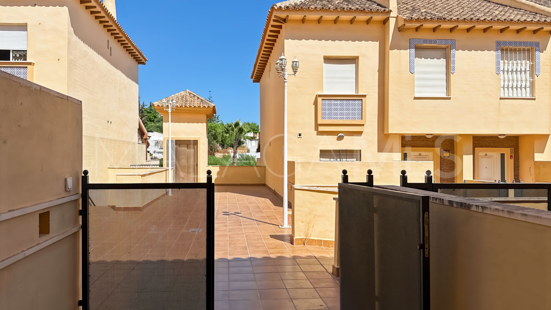 For sale town house in Calypso
