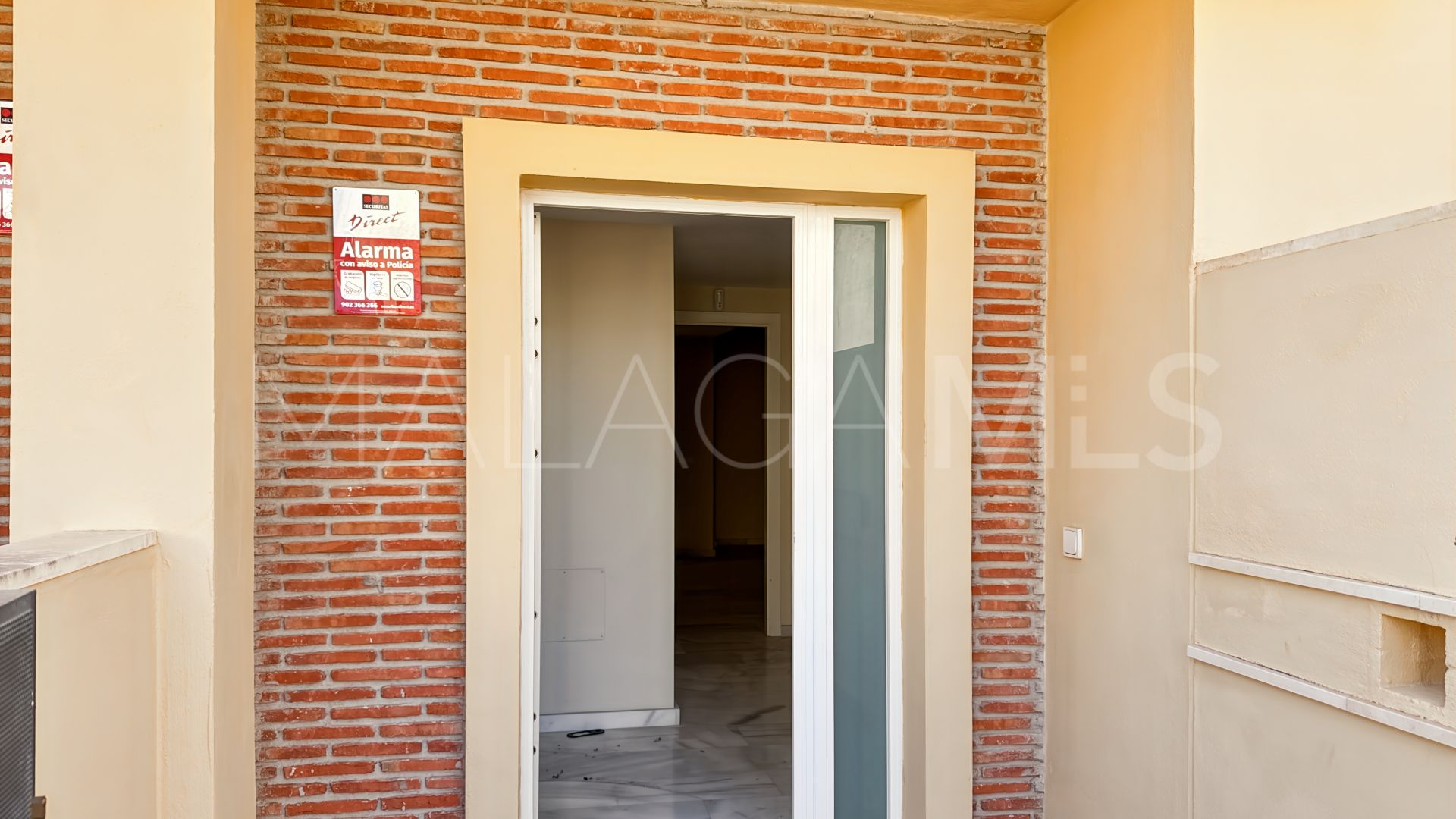For sale town house in Calypso