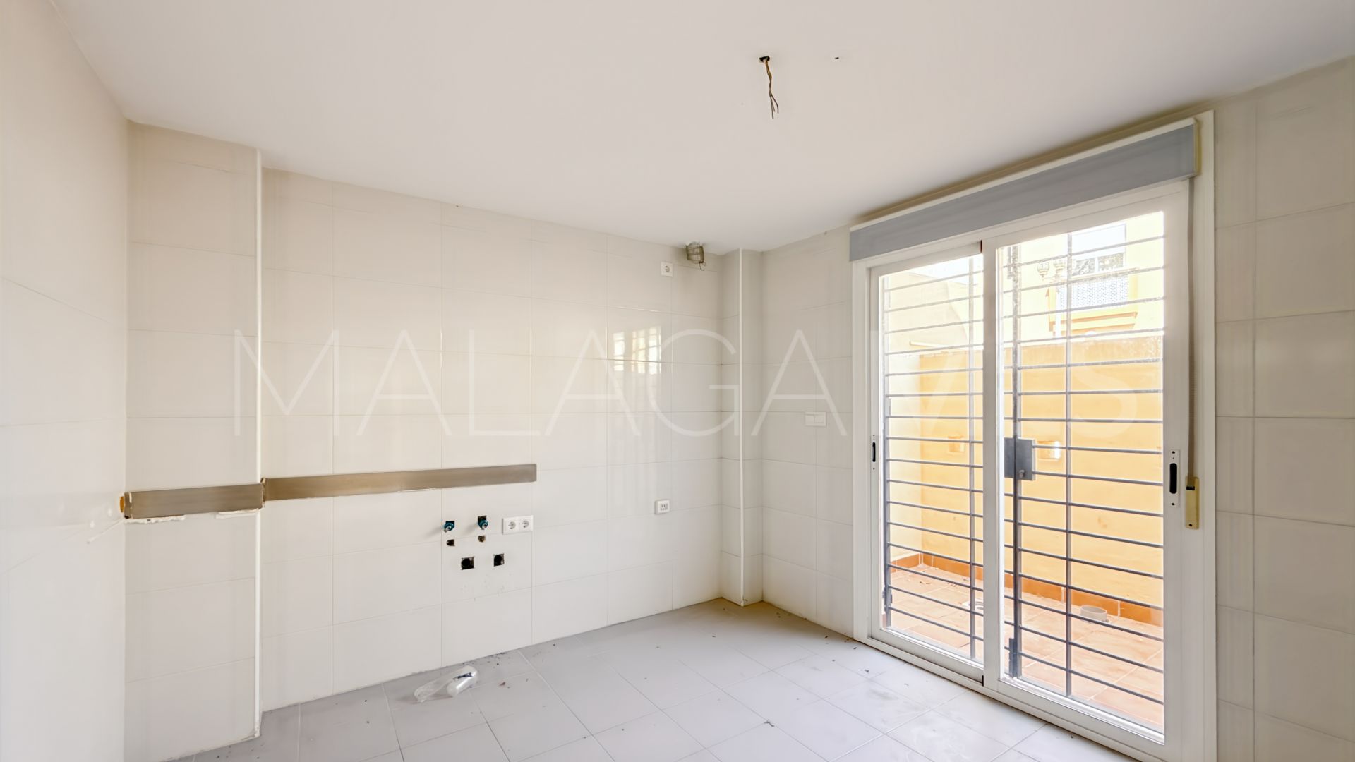 For sale town house in Calypso