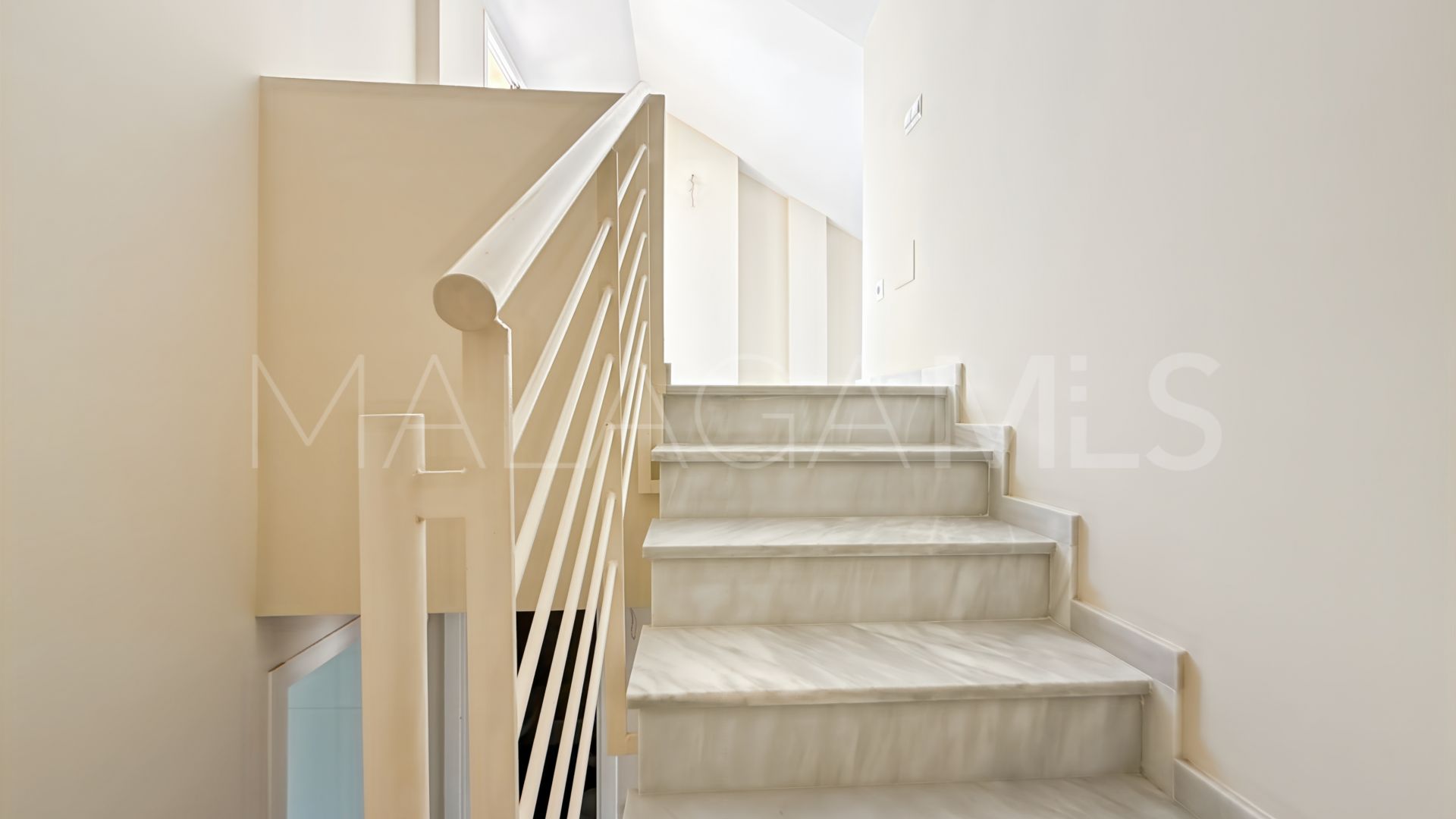 For sale town house in Calypso