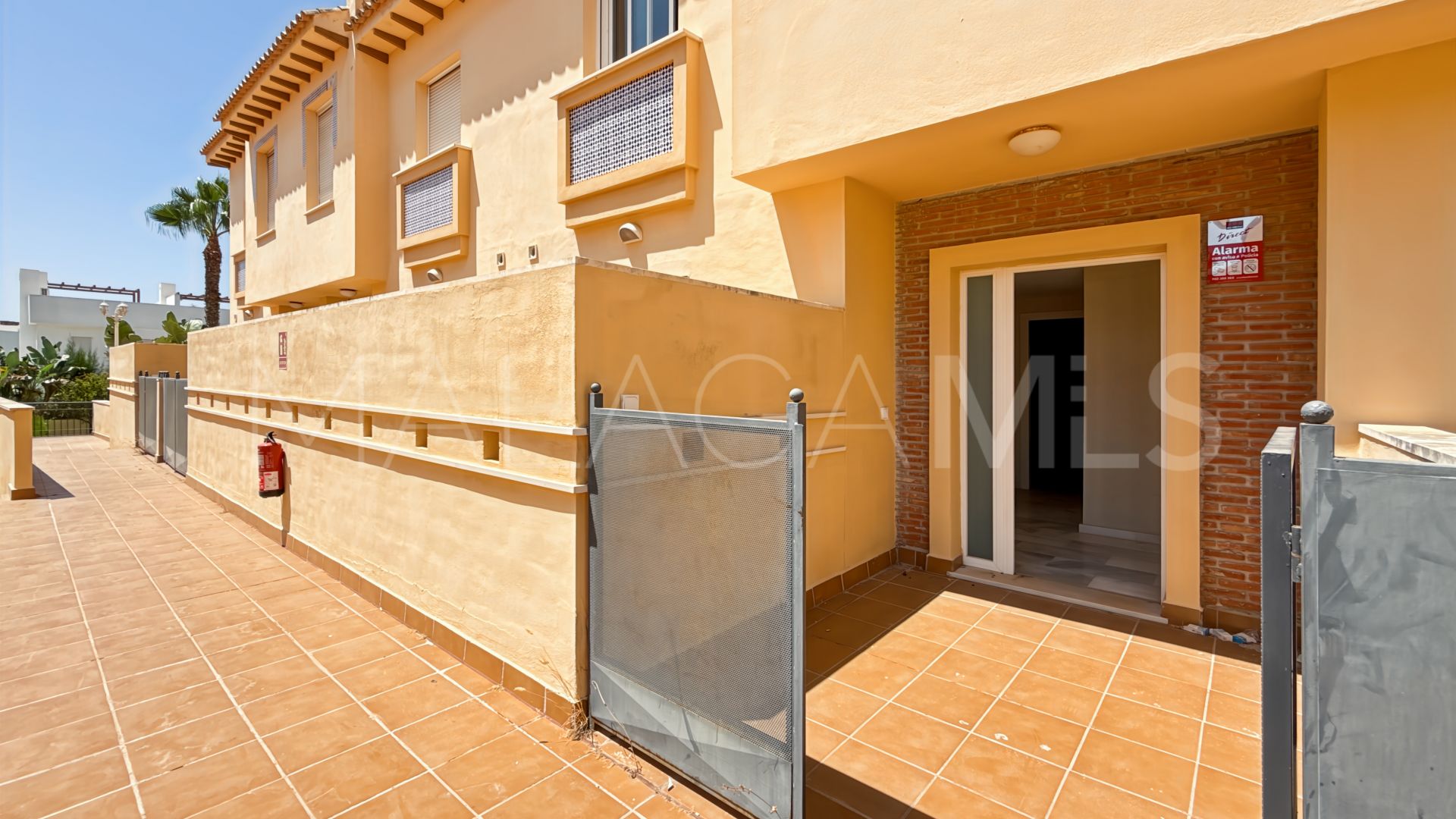 For sale town house in Calypso