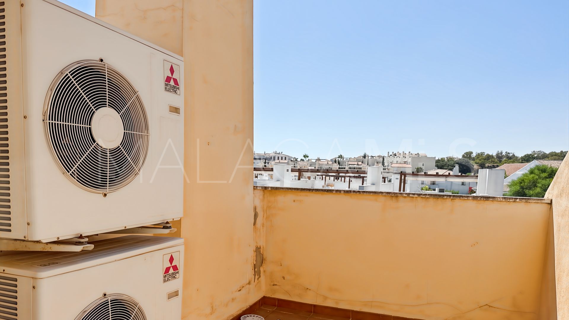 For sale town house in Calypso