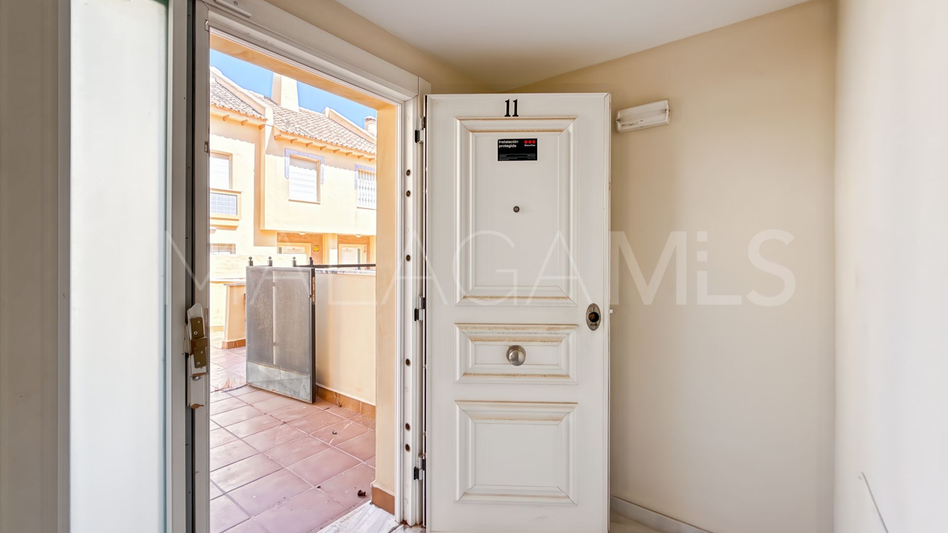 For sale town house in Calypso