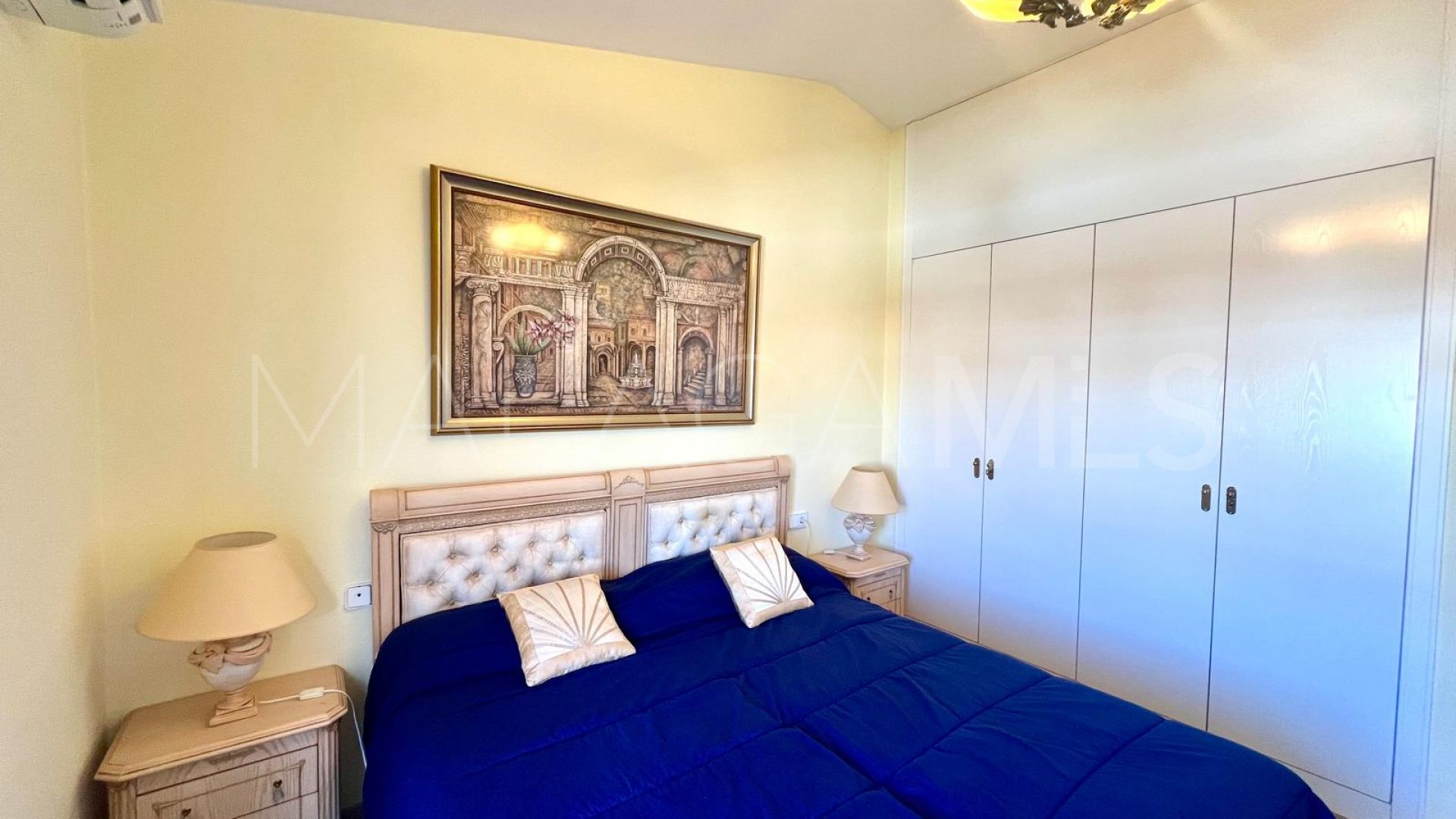 Duplex penthouse for sale in Marbella Golden Mile