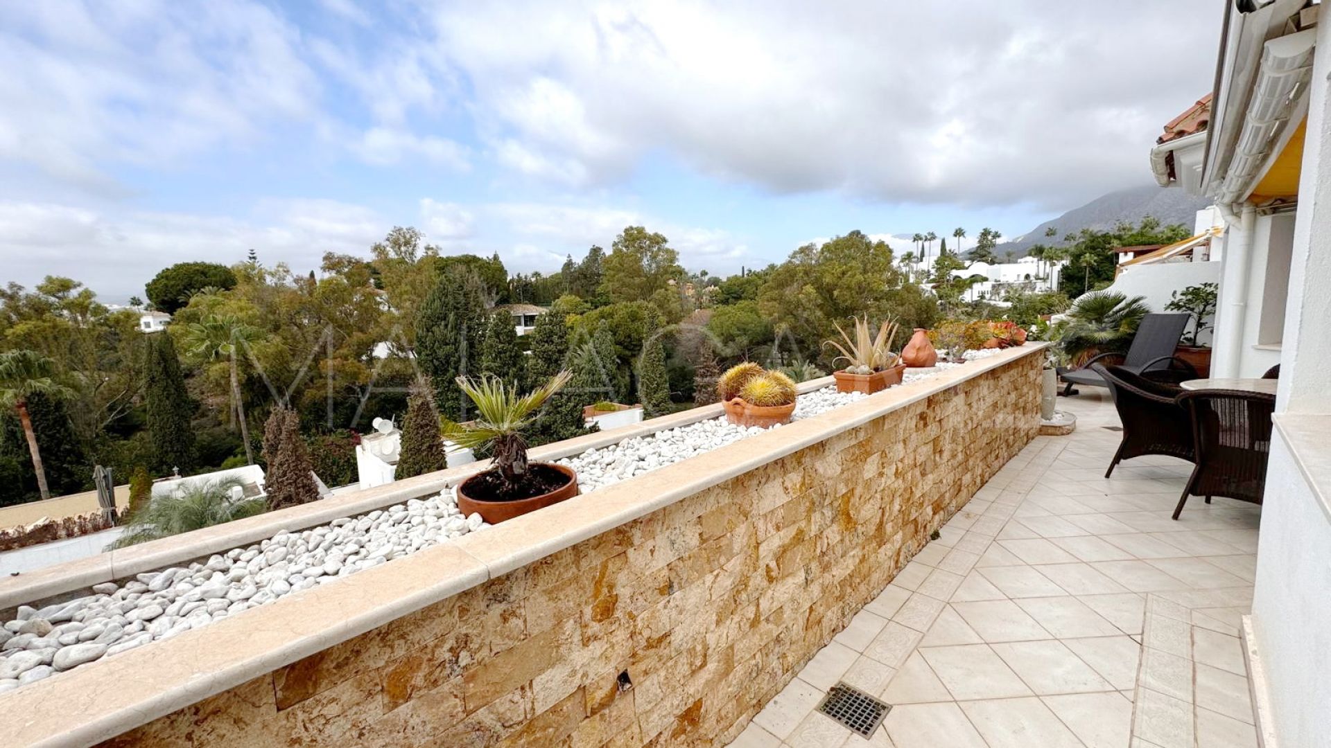 Zweistöckiges penthouse for sale in Marbella Goldene Meile