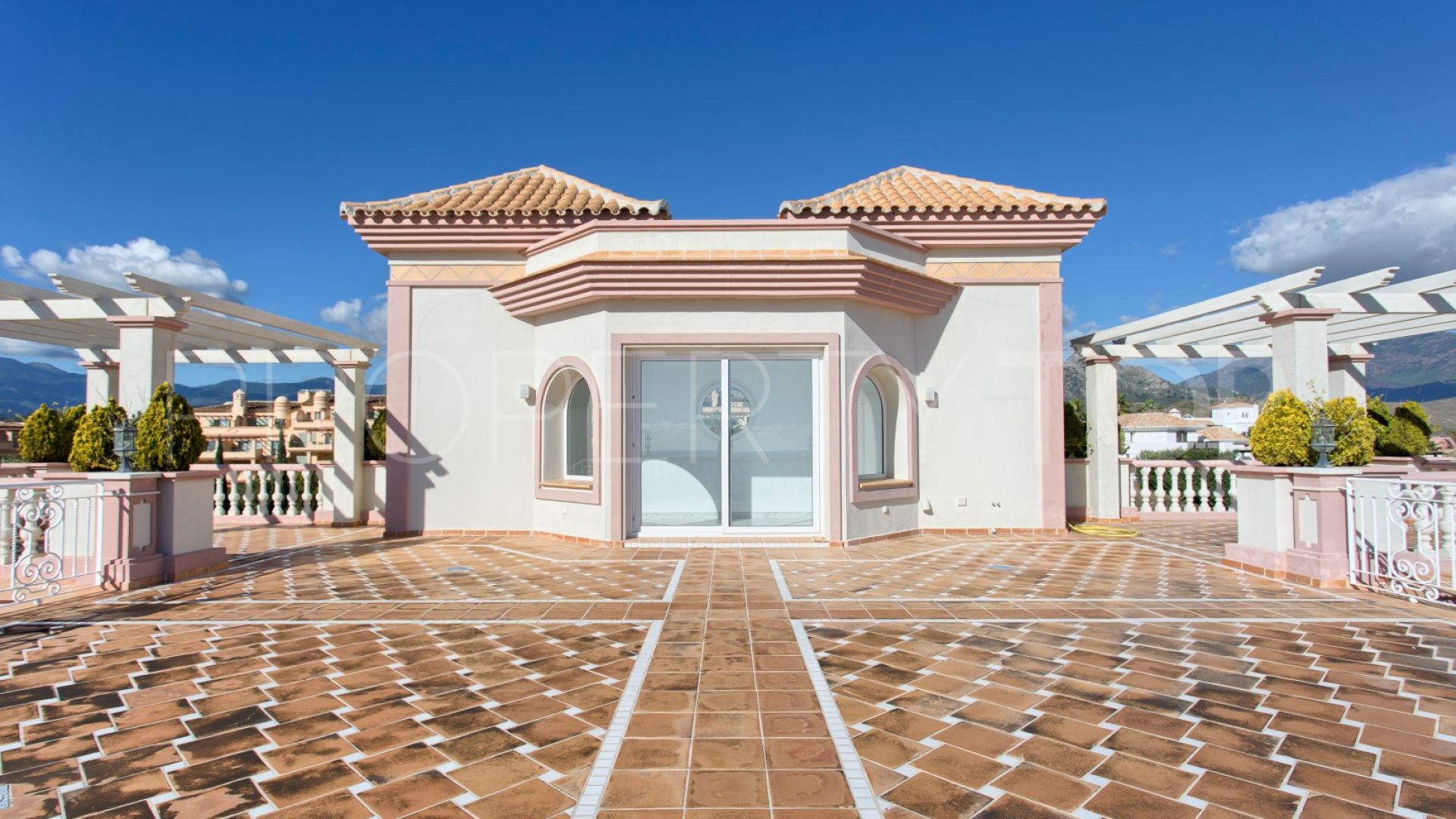 Villa de 8 dormitorios en venta en Los Flamingos Golf