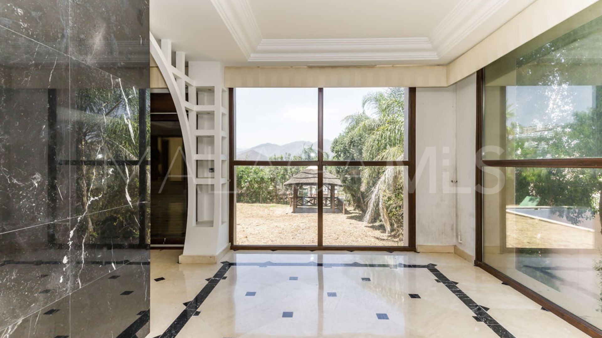 Villa for sale in La Mairena