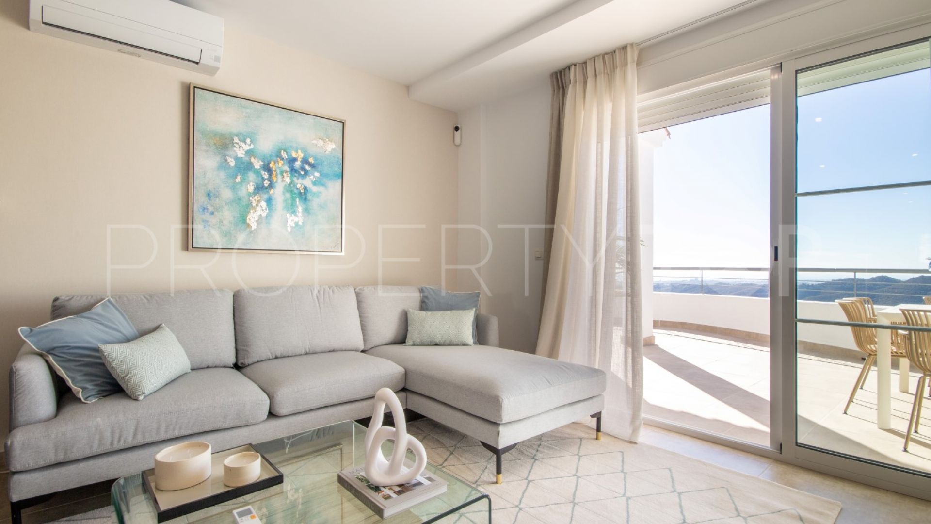 Apartment in Cerros del Lago for sale