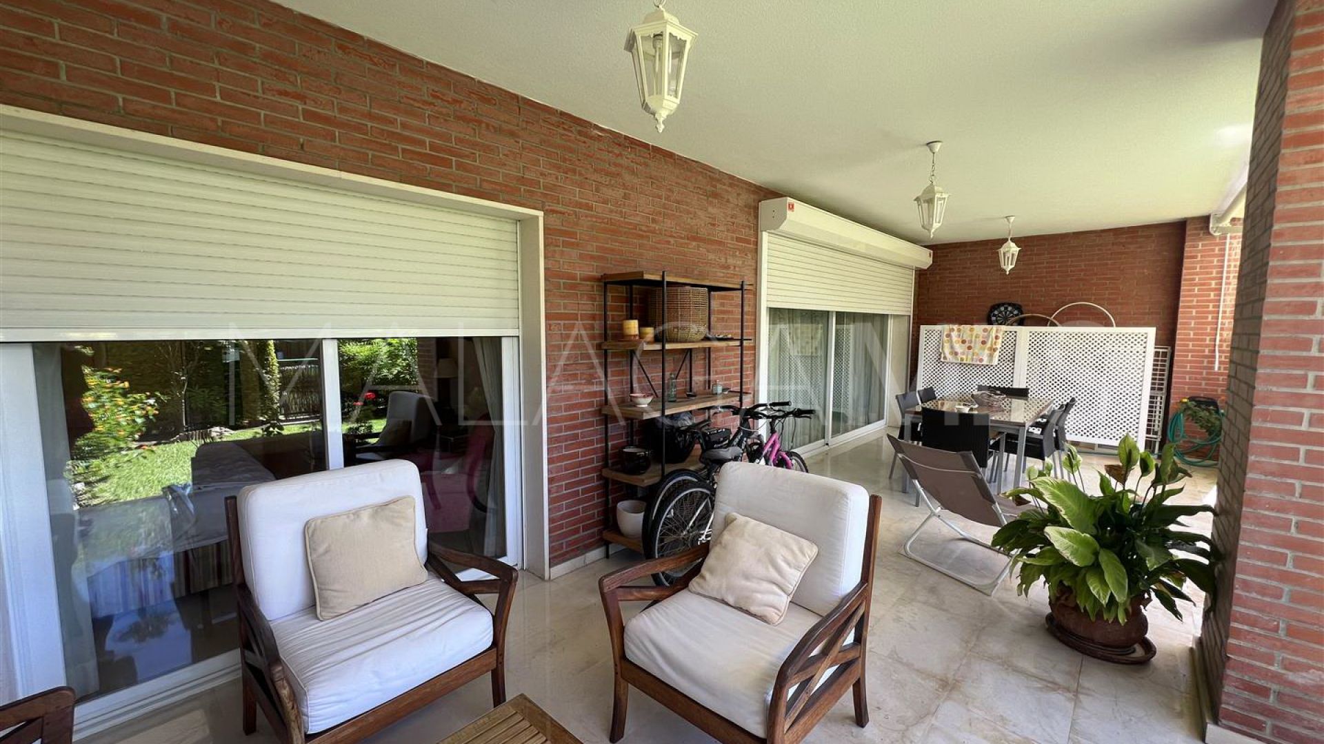 For sale ground floor apartment with 4 bedrooms in La Reserva de los Granados