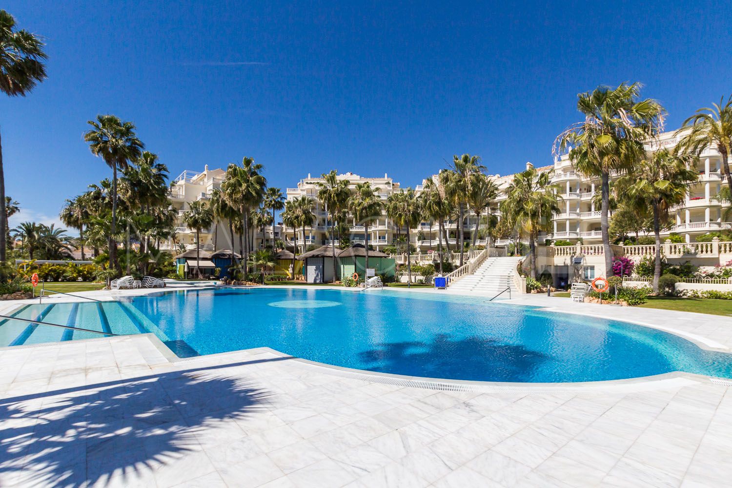 For sale Las Dunas Park apartment with 3 bedrooms