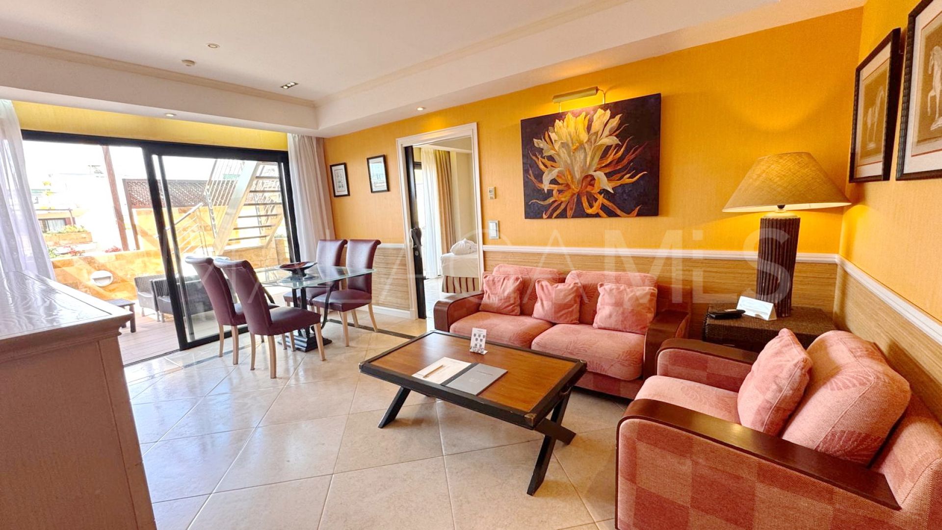For sale duplex penthouse in Guadalpin Banus with 1 bedroom