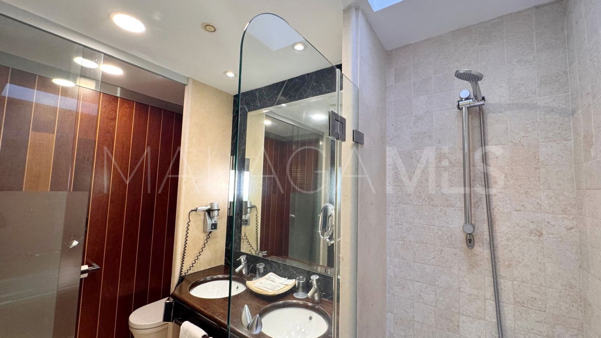 For sale duplex penthouse in Guadalpin Banus with 1 bedroom