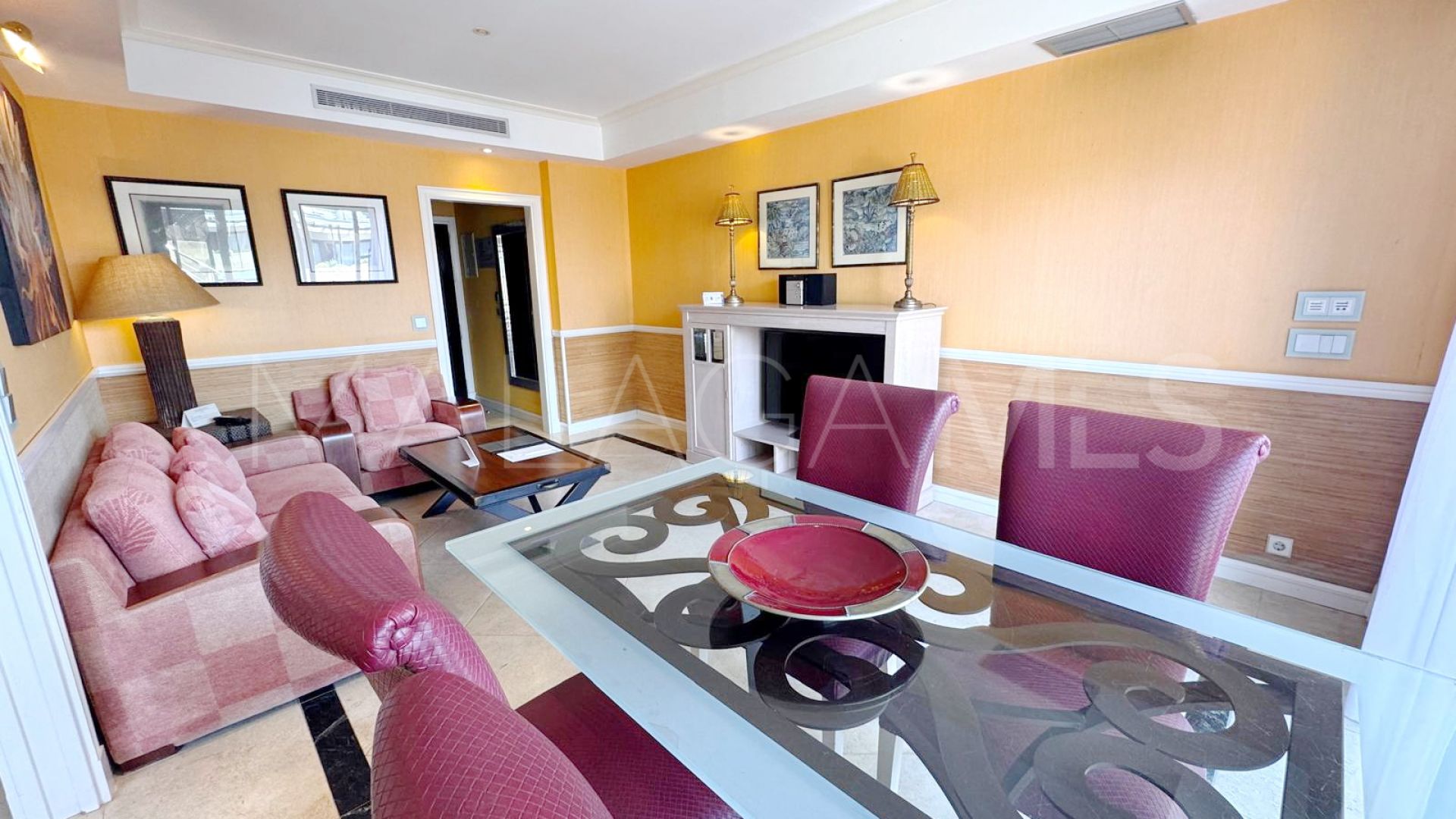 For sale duplex penthouse in Guadalpin Banus with 1 bedroom