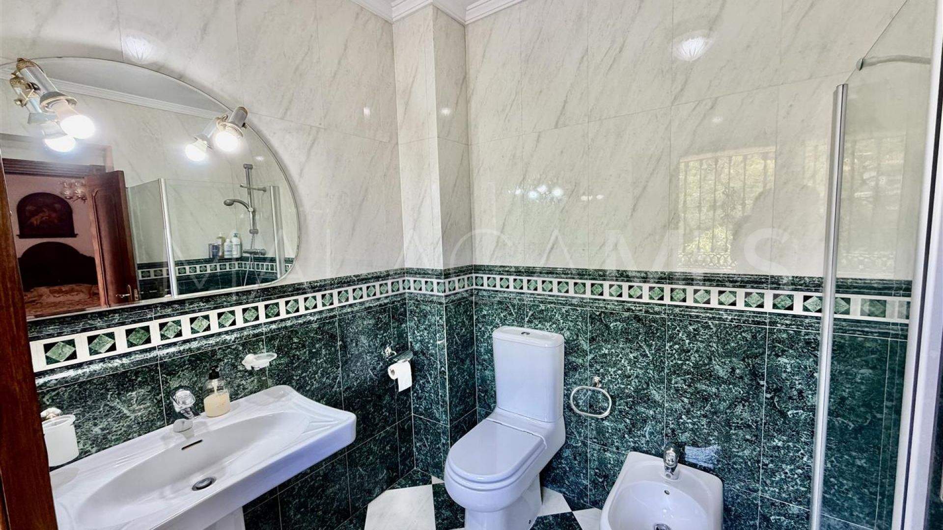 Pareado for sale in Nueva Andalucia with 3 bedrooms