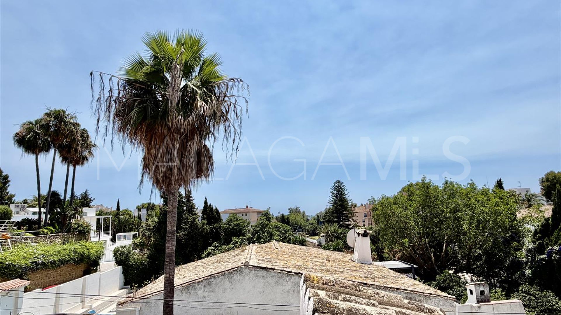 Pareado for sale in Nueva Andalucia with 3 bedrooms