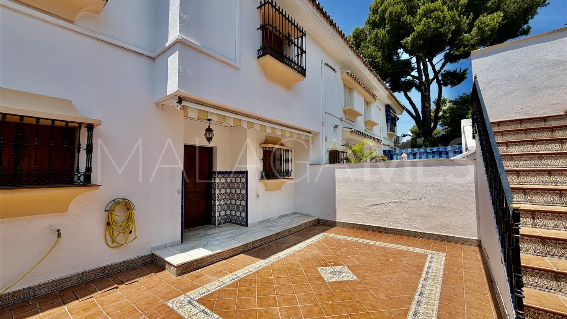 Pareado for sale in Nueva Andalucia with 3 bedrooms
