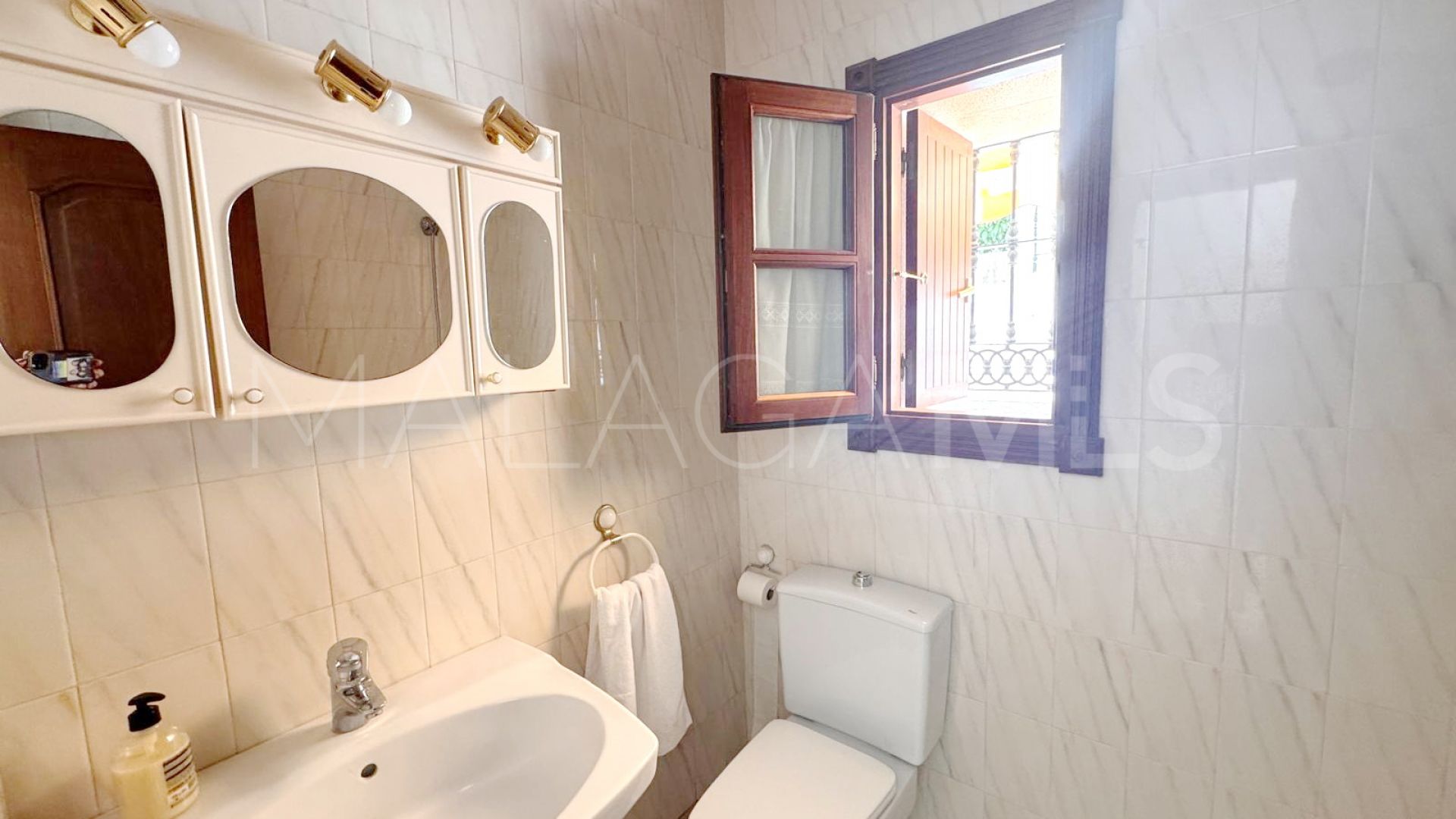 Doppelhaushälfte for sale in Nueva Andalucia