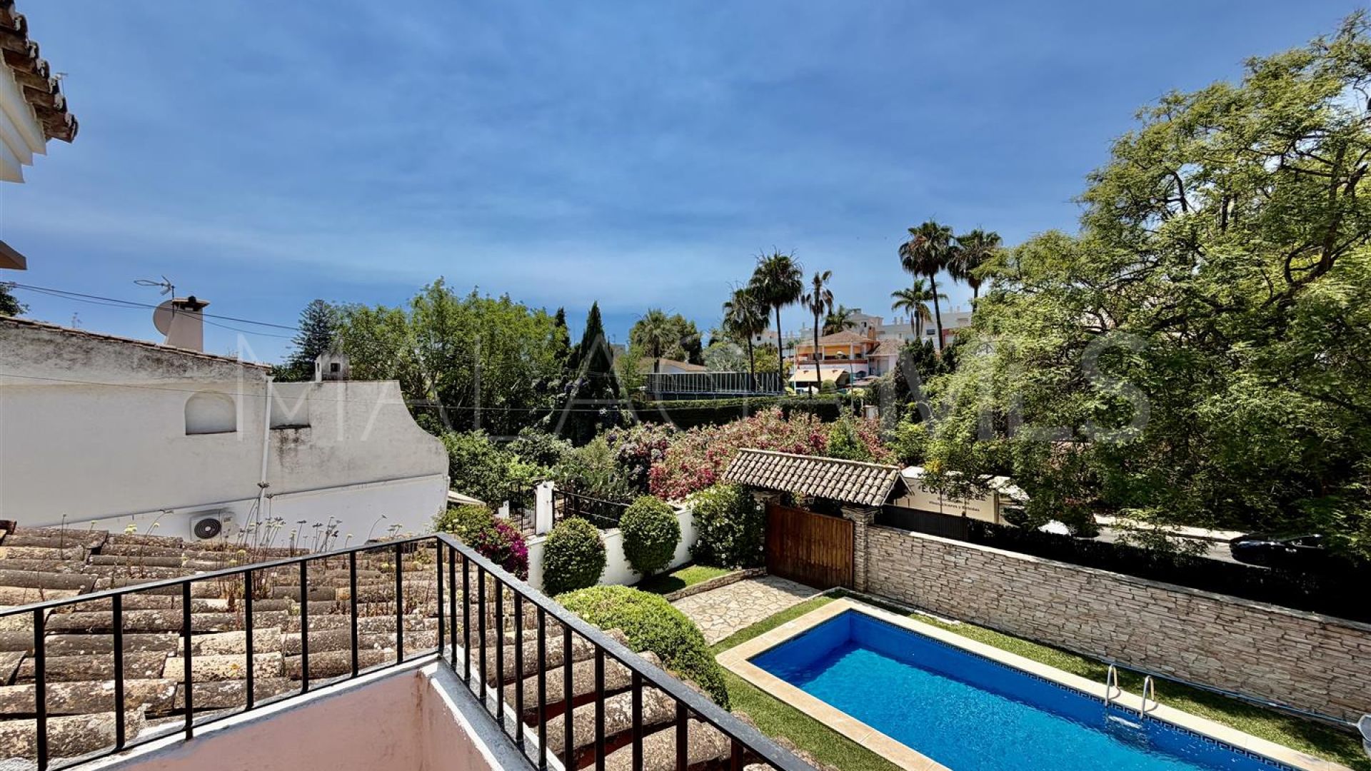 Pareado for sale in Nueva Andalucia with 3 bedrooms