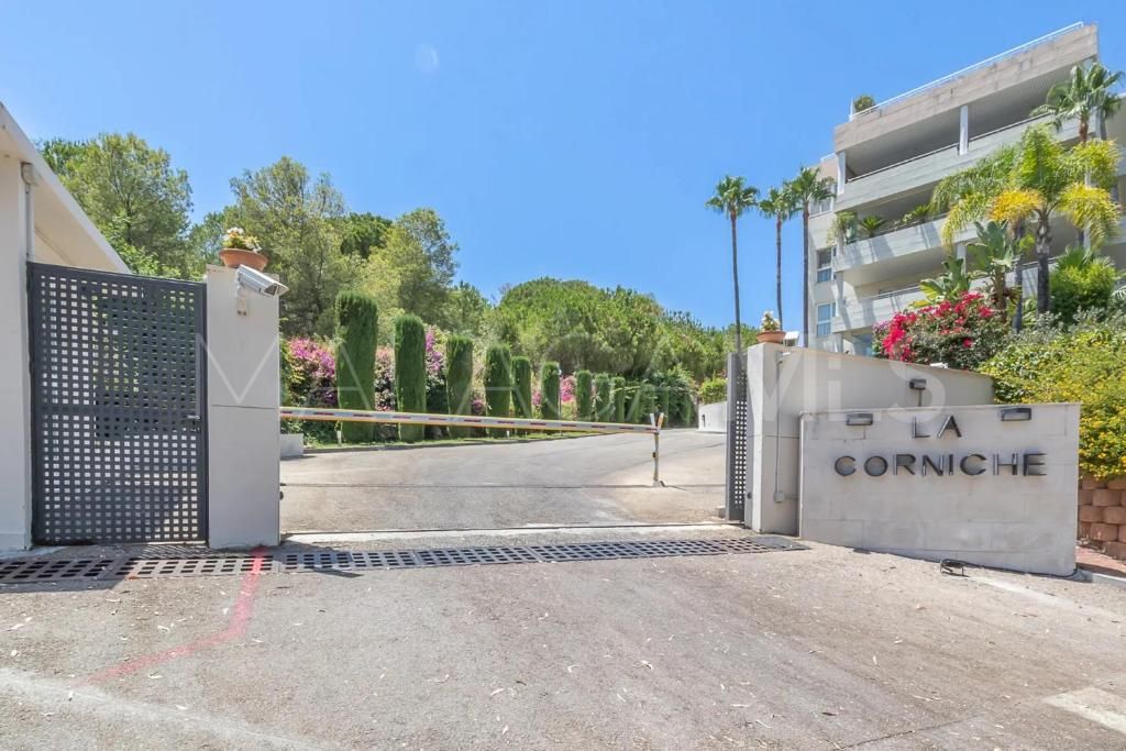 Duplex penthouse for sale in La Corniche