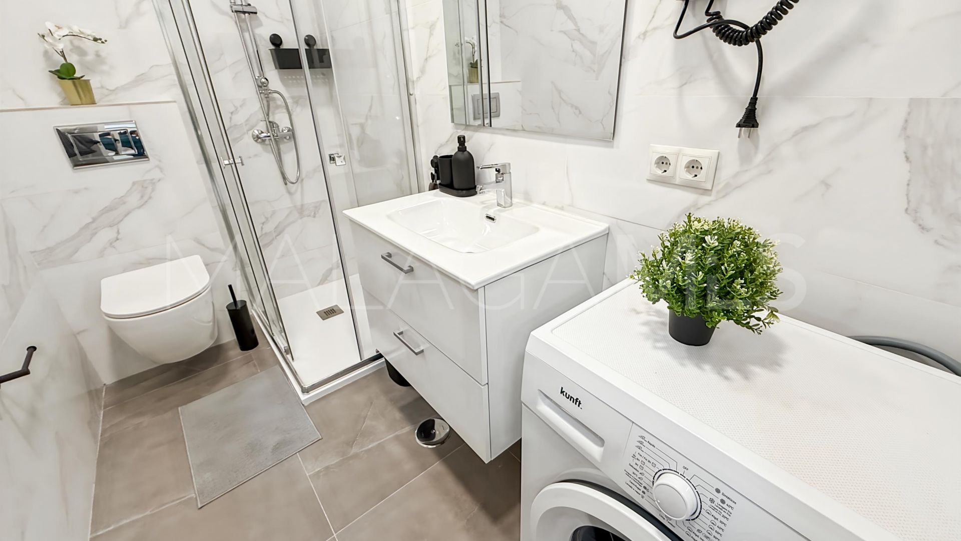 Apartamento with 2 bedrooms for sale in Fuengirola