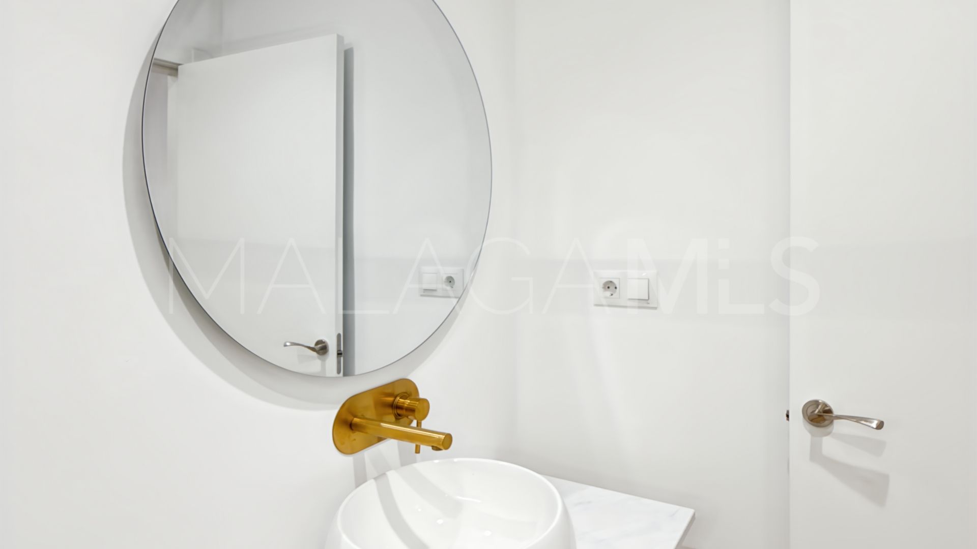 Studio for sale in Parque Victoria Eugenia