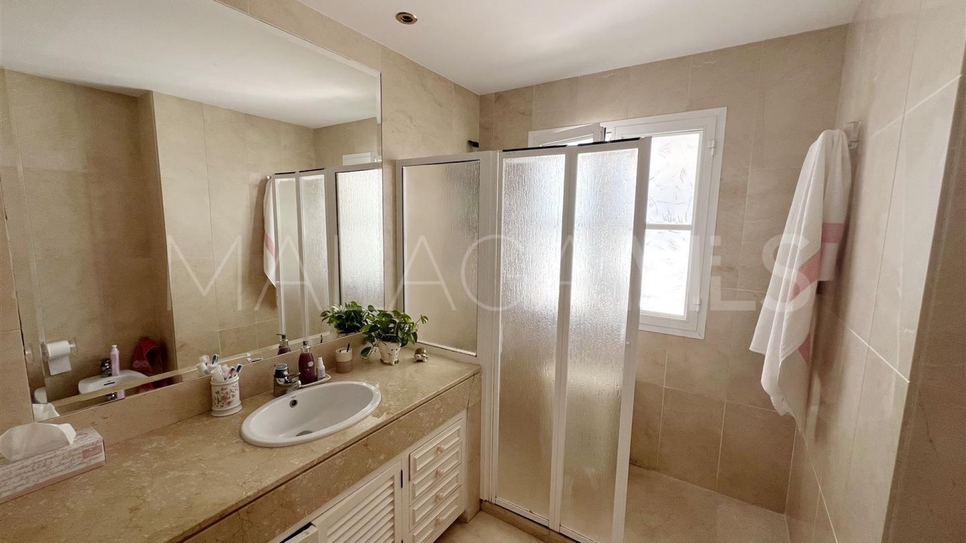 Villa for sale in Valdeolletas