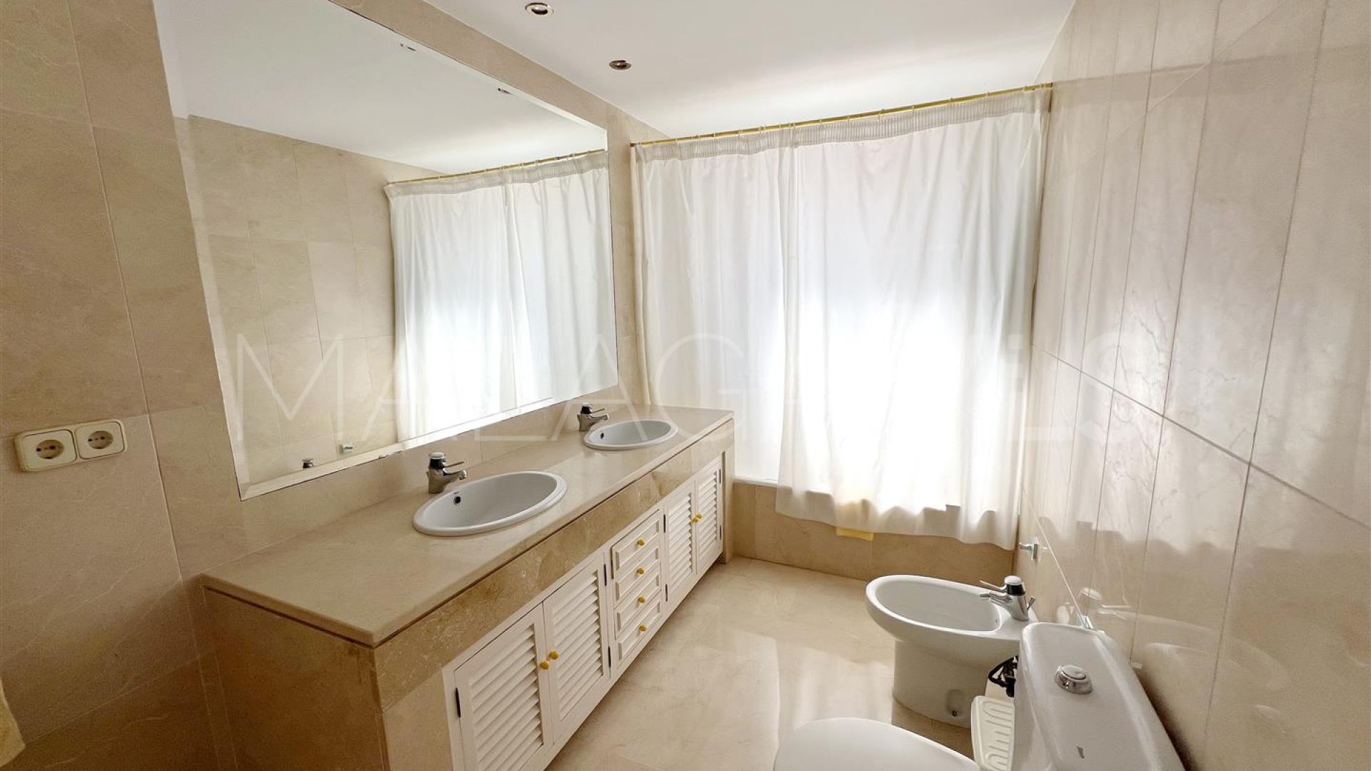 Villa for sale in Valdeolletas
