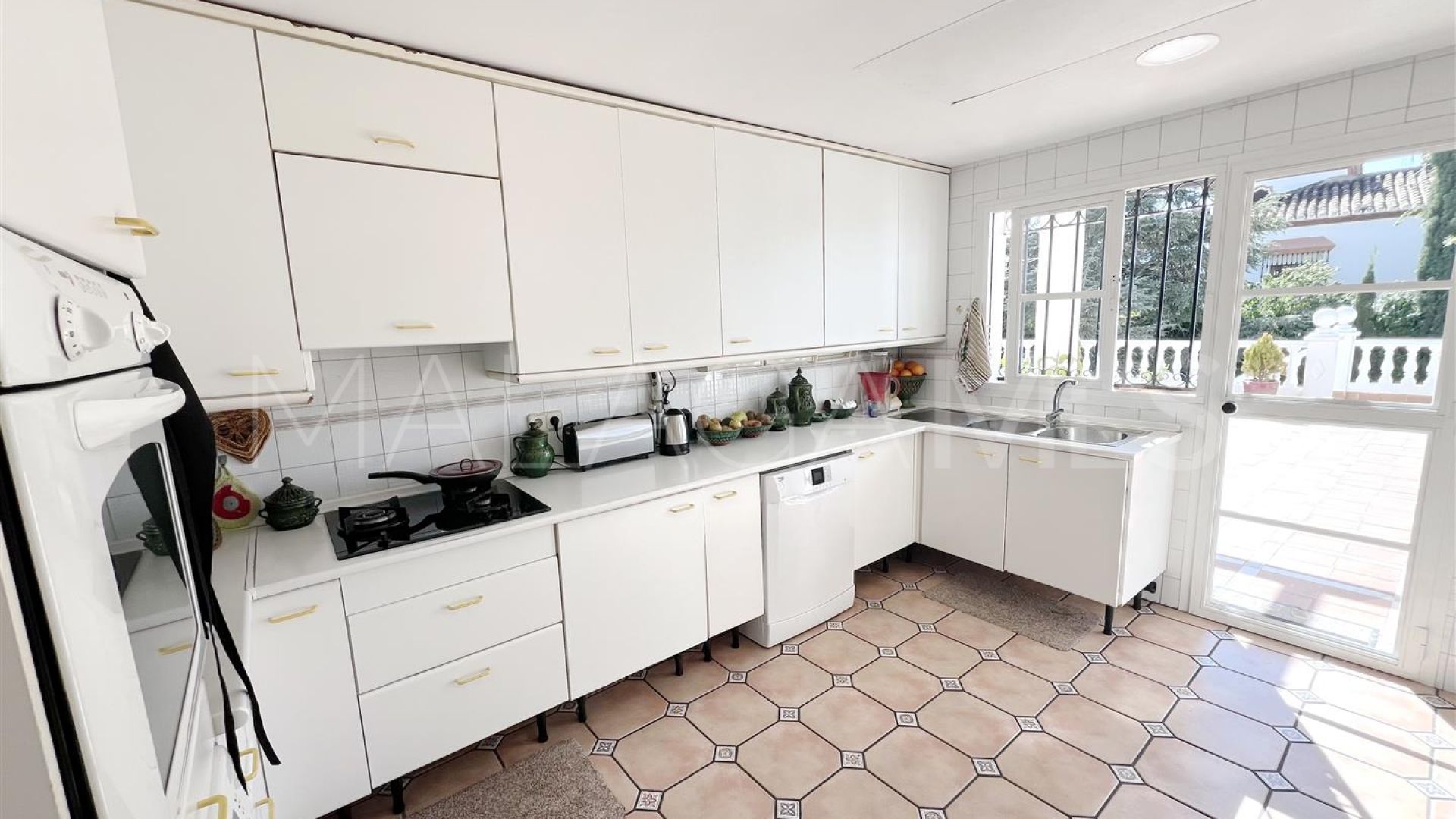 Villa for sale in Valdeolletas