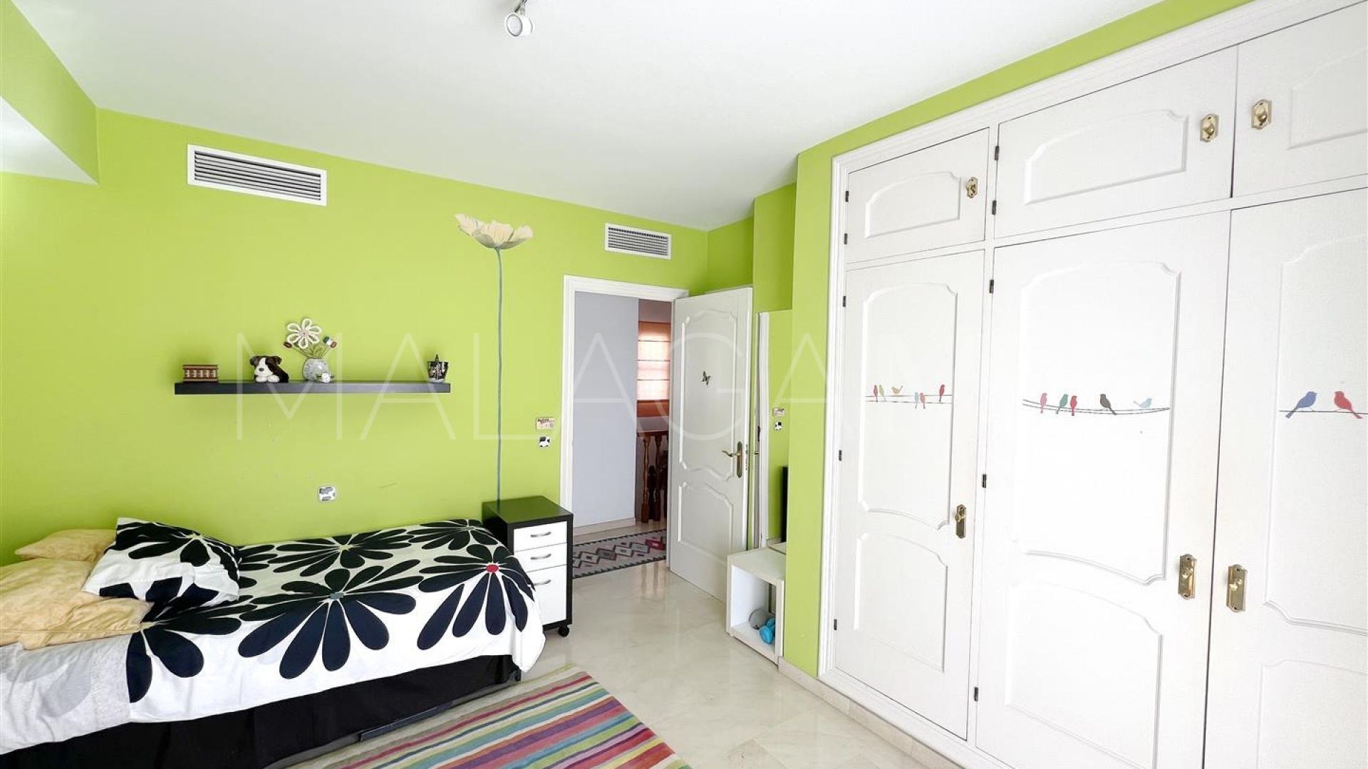Villa for sale in Valdeolletas