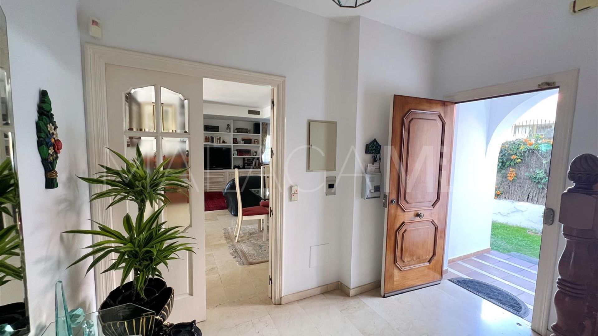 Villa for sale in Valdeolletas