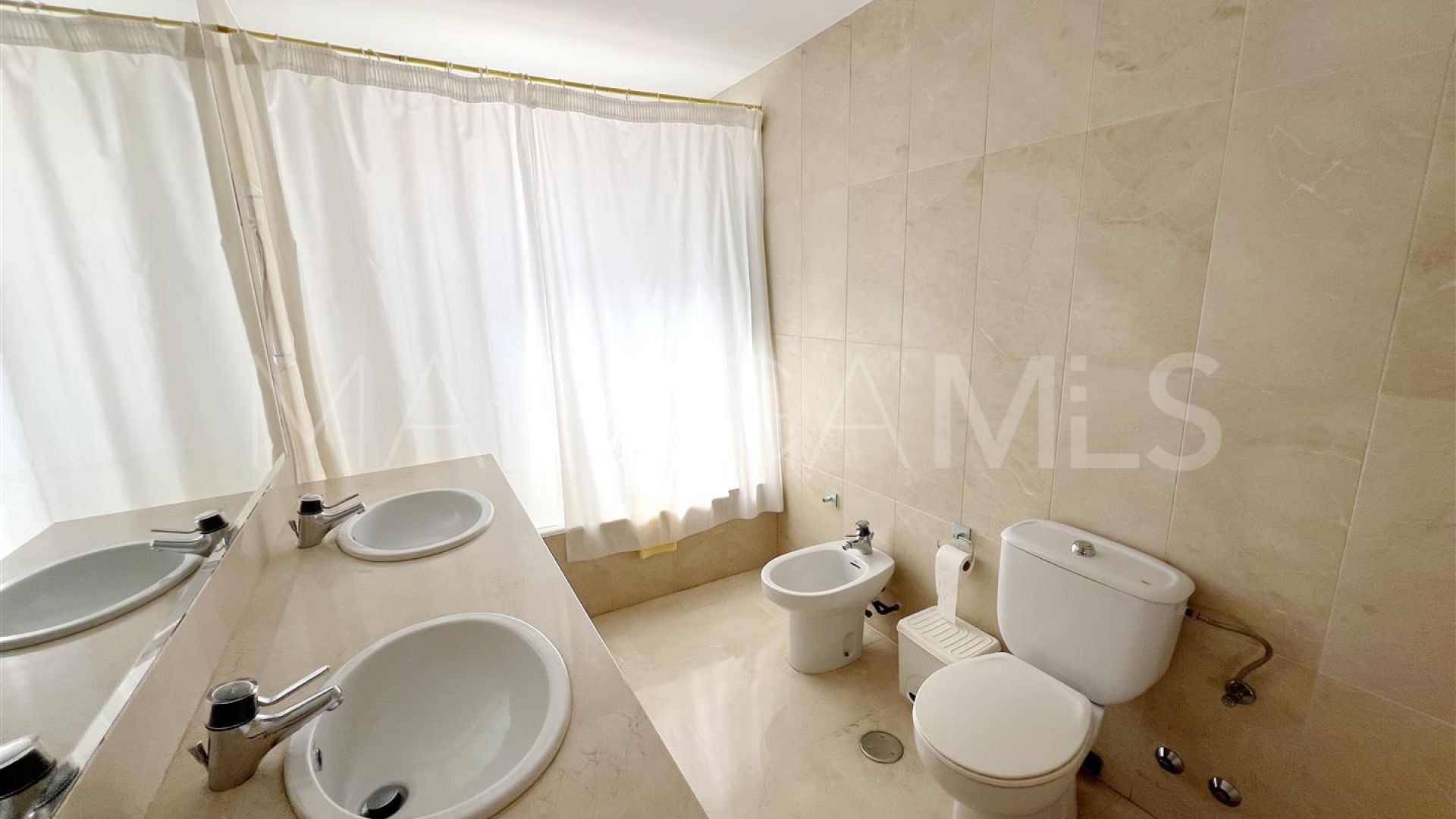 Villa for sale in Valdeolletas